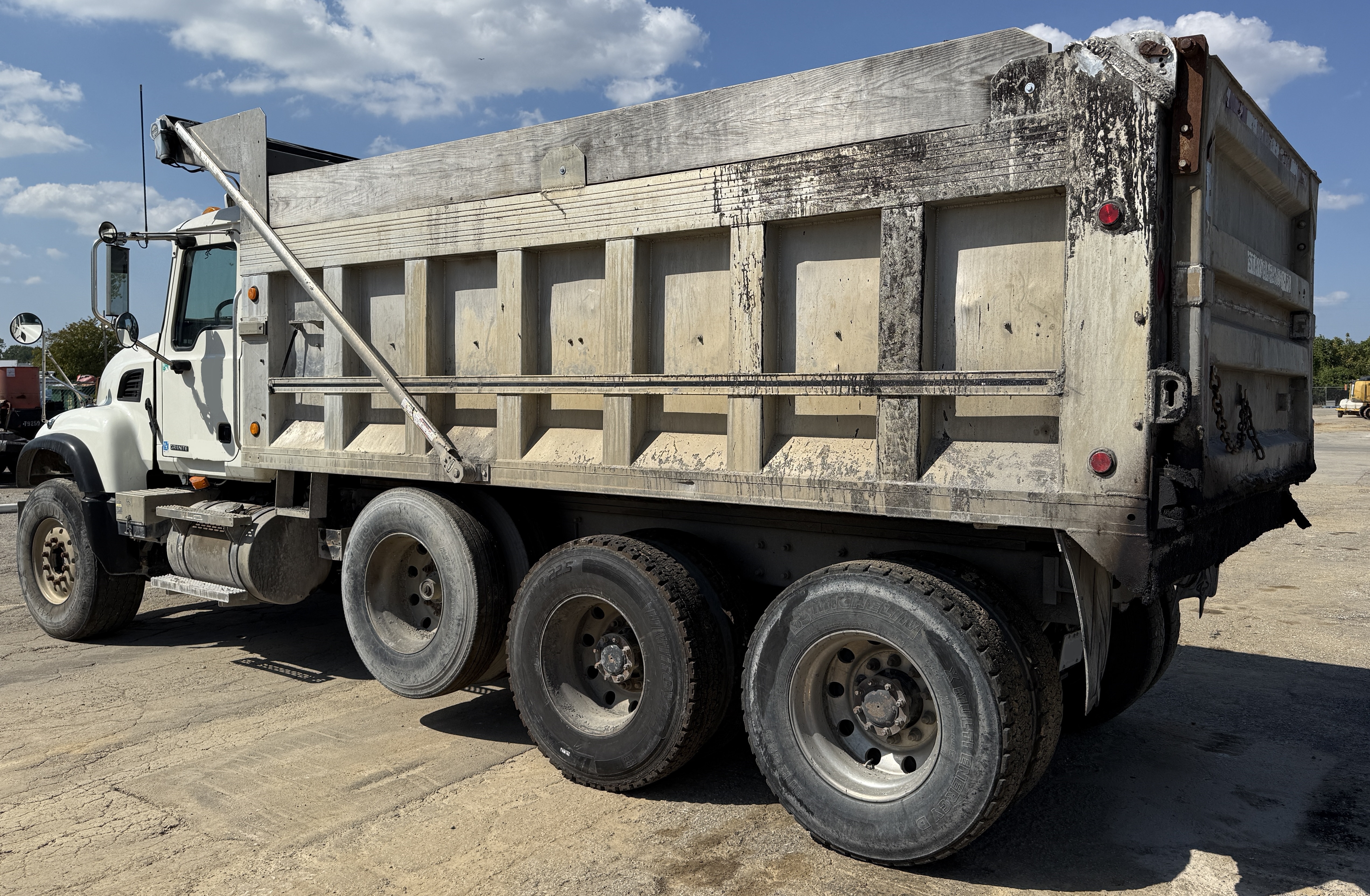 2005 MACK CV713 - view 4 of 34