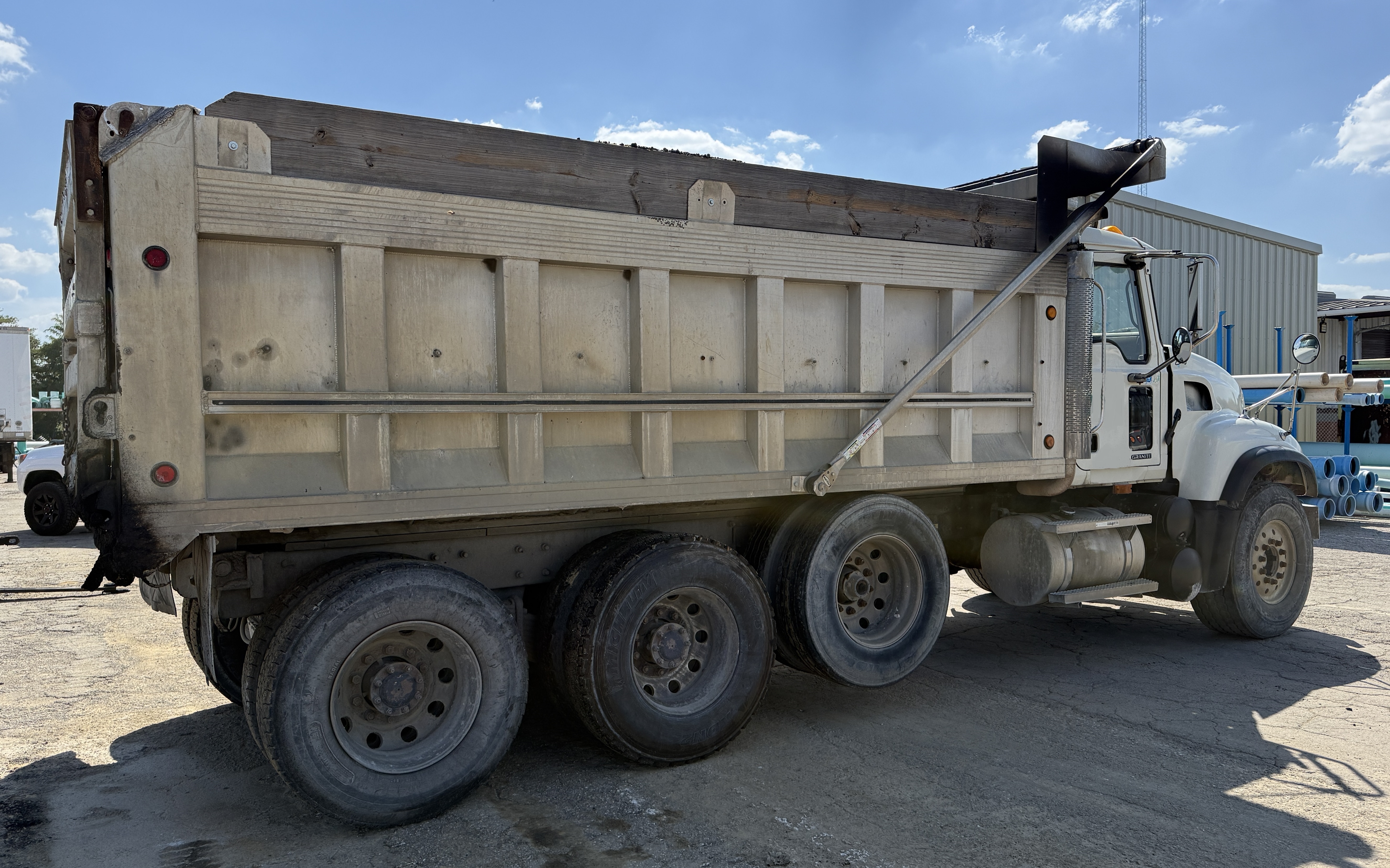 2005 MACK CV713 - view 8 of 34