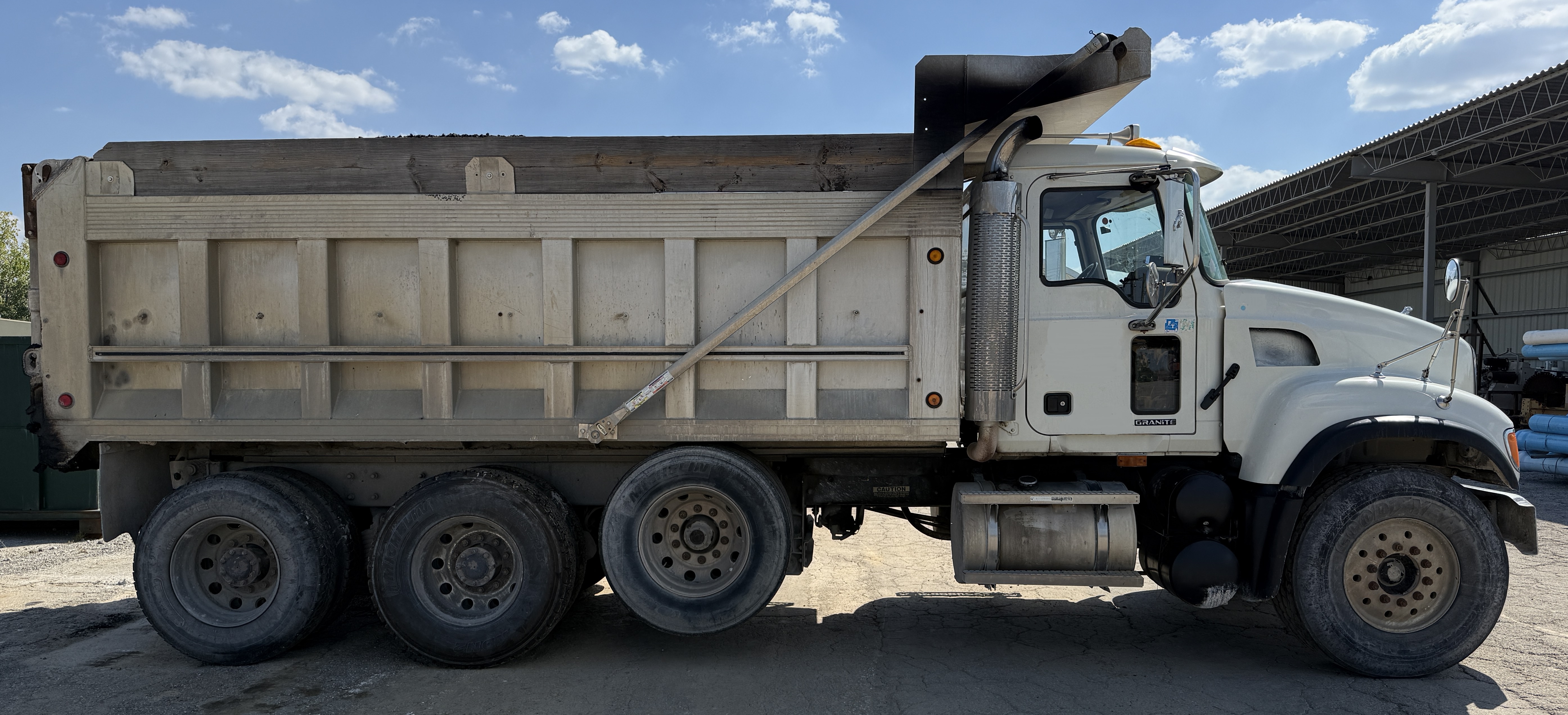 2005 MACK CV713 - Image 9