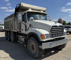 2005 MACK CV713 - Image 11