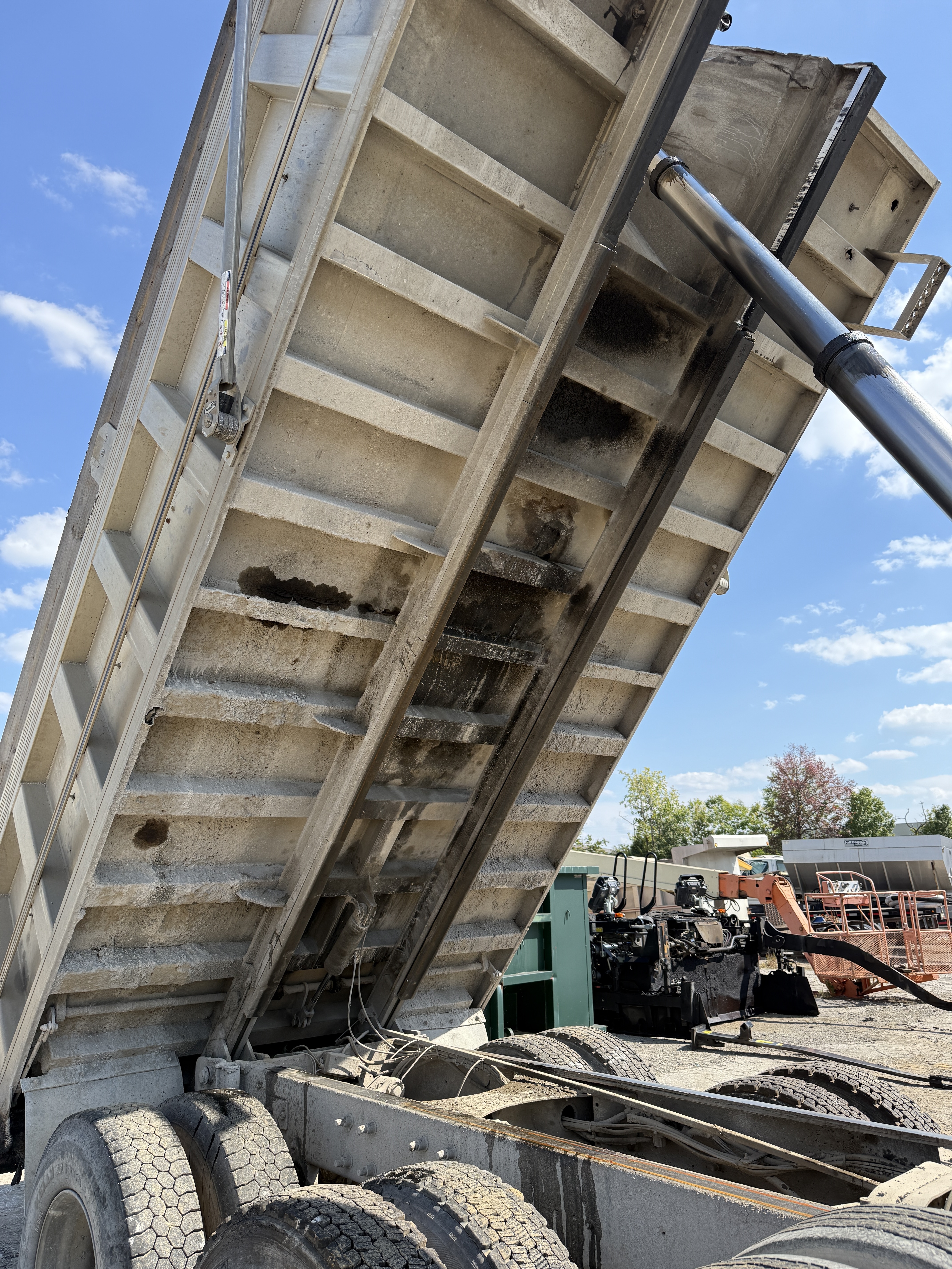 2005 MACK CV713 - view 14 of 34