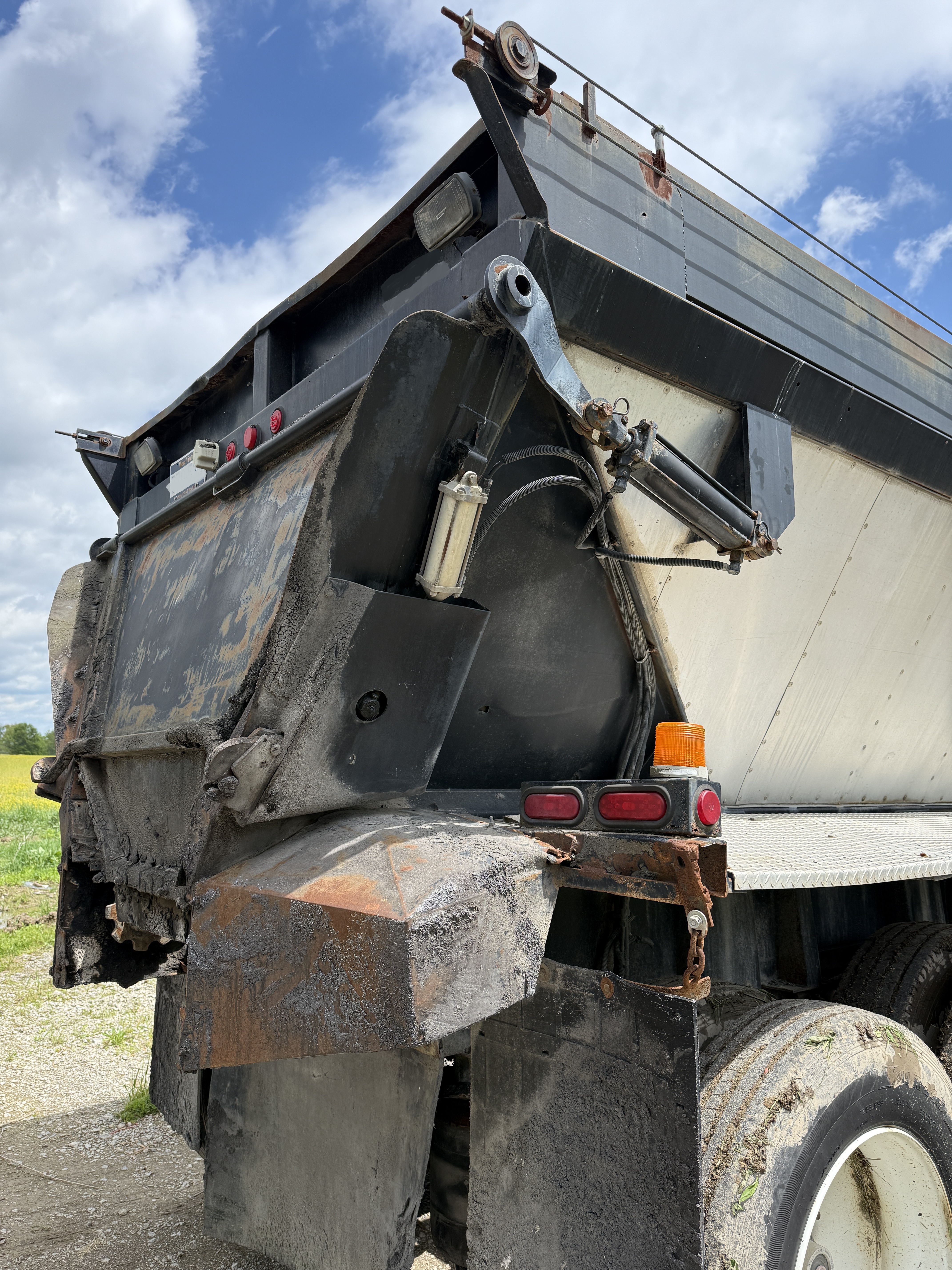 2002 TRAIL KING LB334 - Image 13