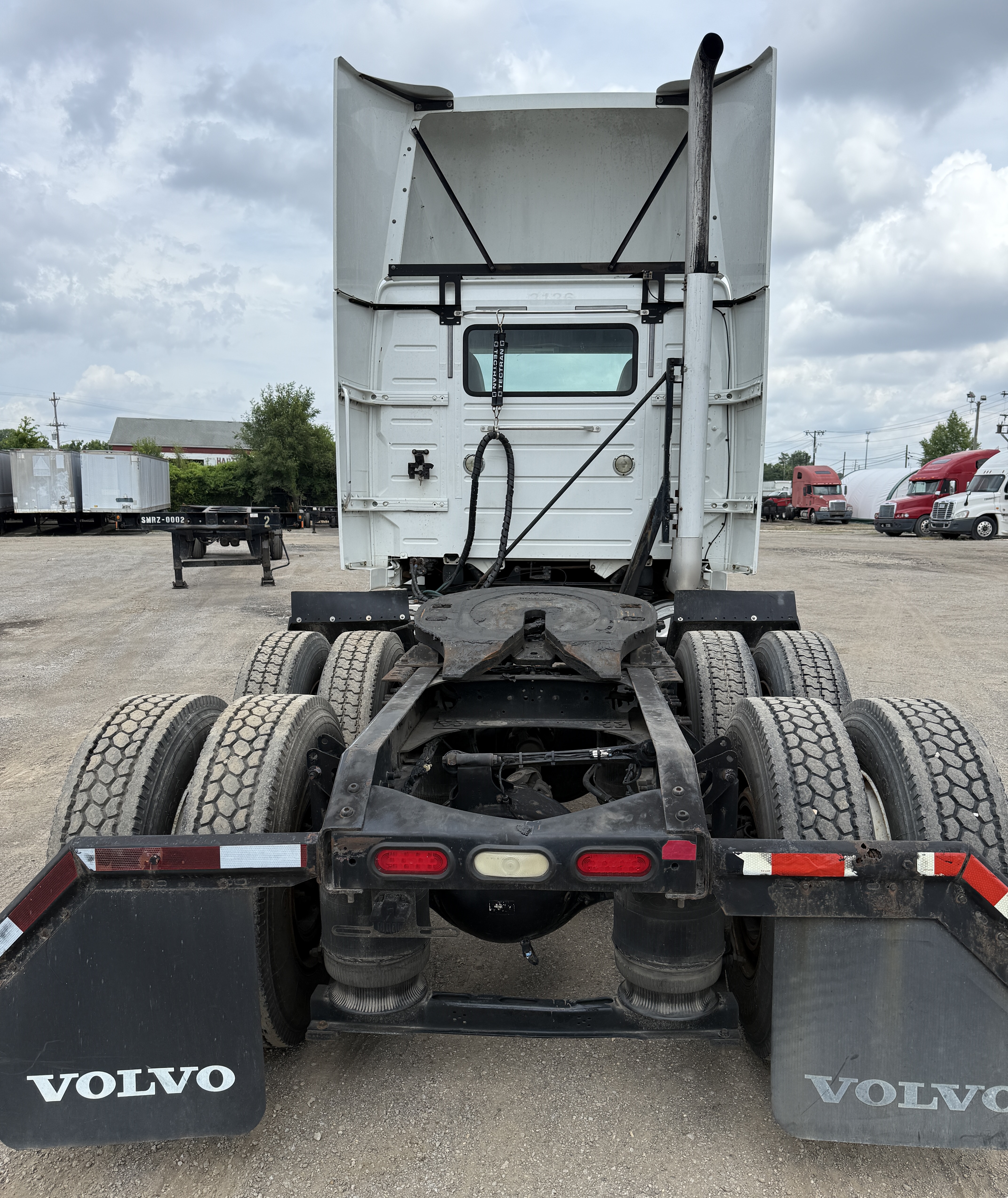 2010 VOLVO VNL64TN - view 4 of 24