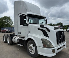 2010 VOLVO VNL64TN - Image 7