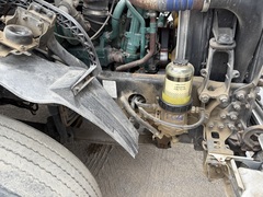 2010 VOLVO VNL64TN - Image 23