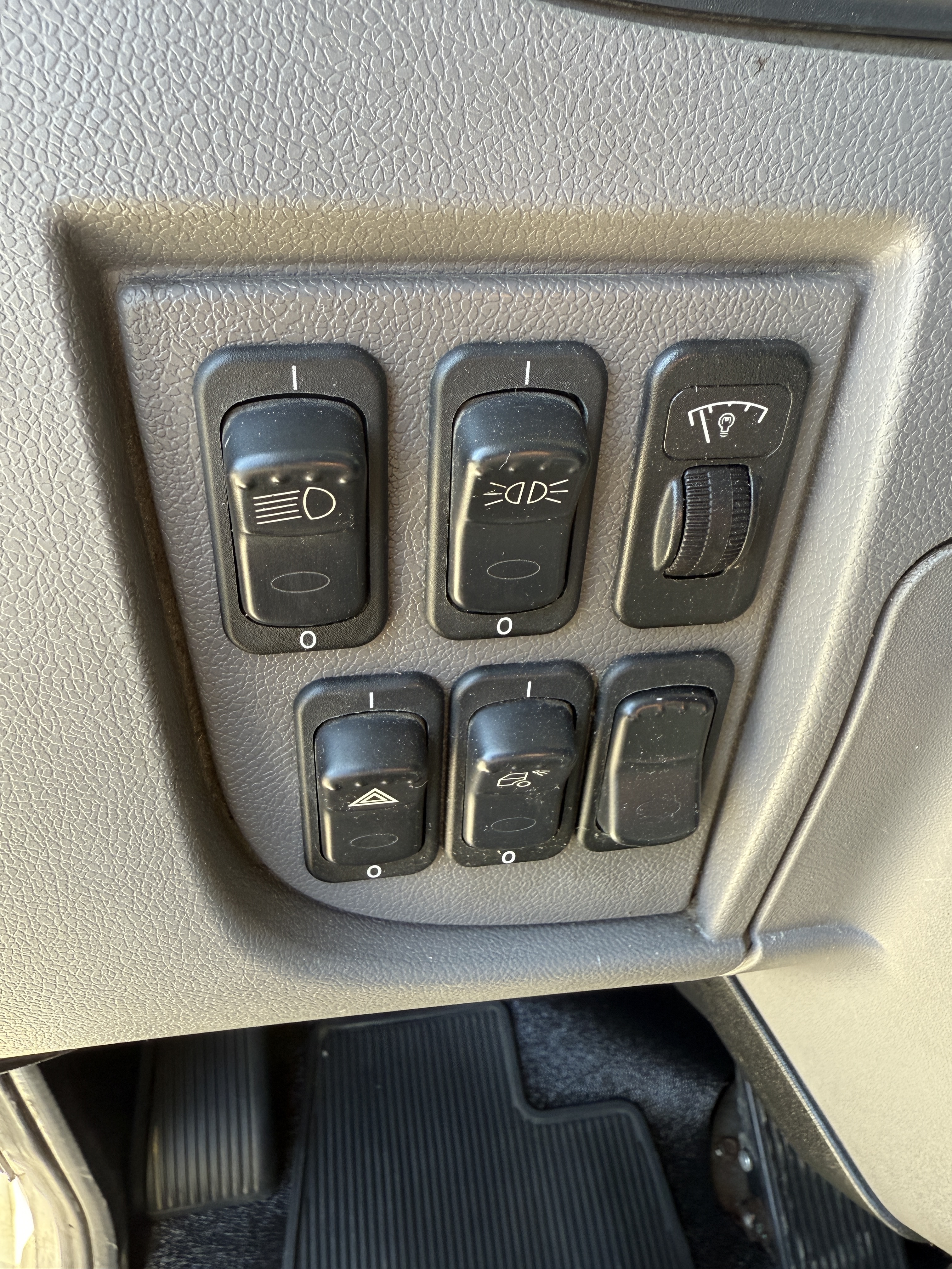 2017 PETERBILT 337 - Image 20