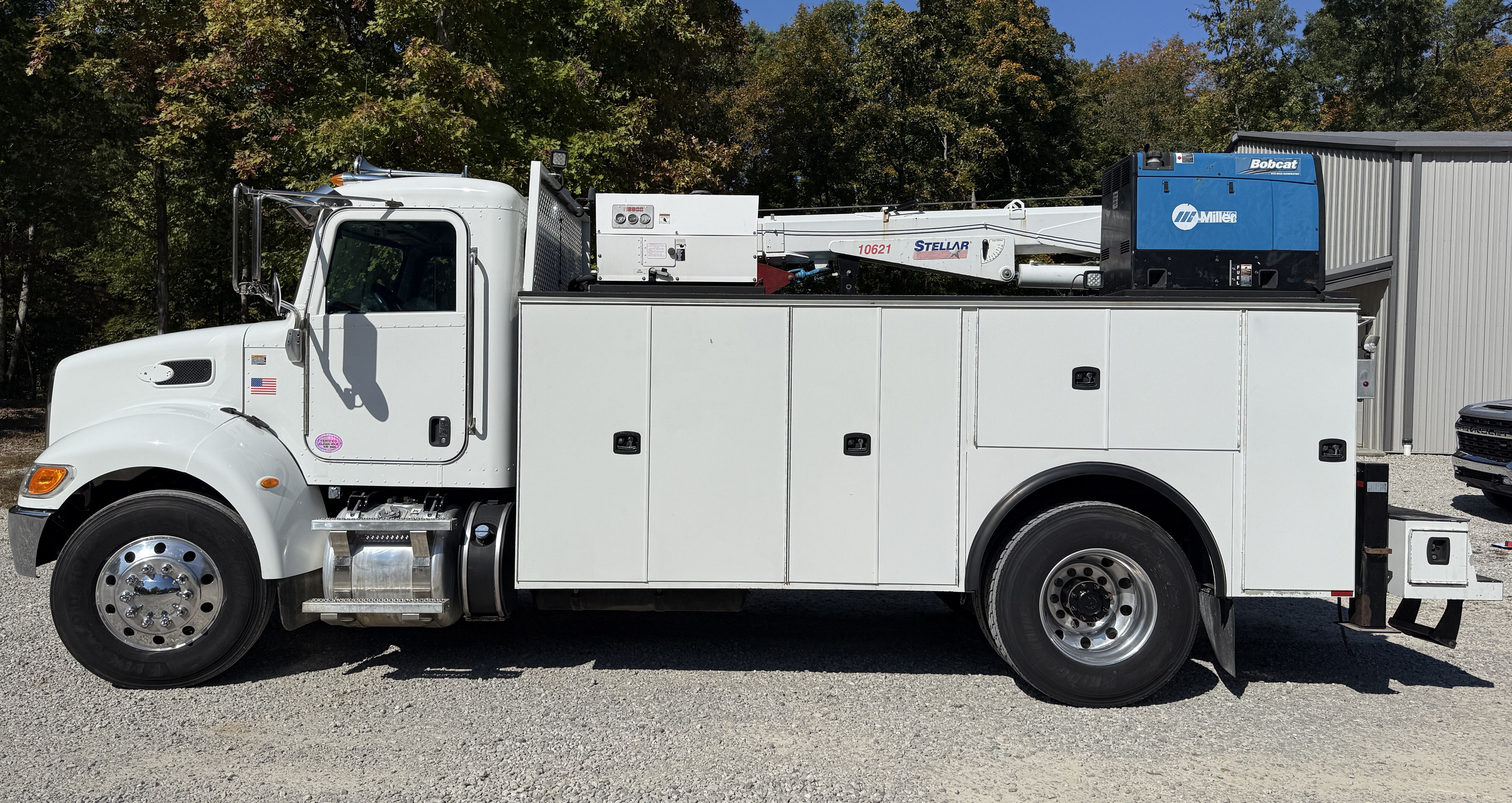 2017 PETERBILT 337 - Image 9