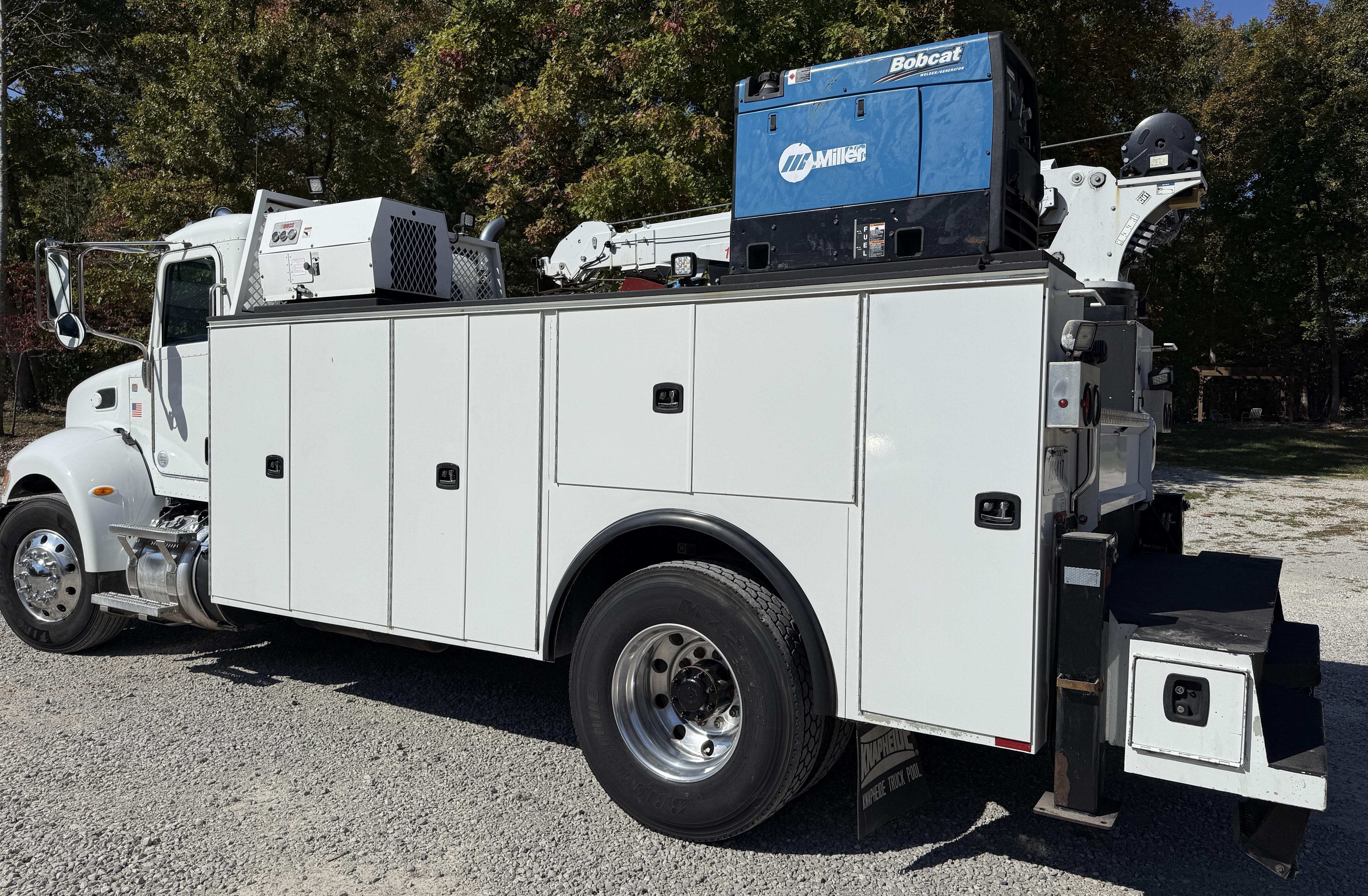 2017 PETERBILT 337 - Image 8