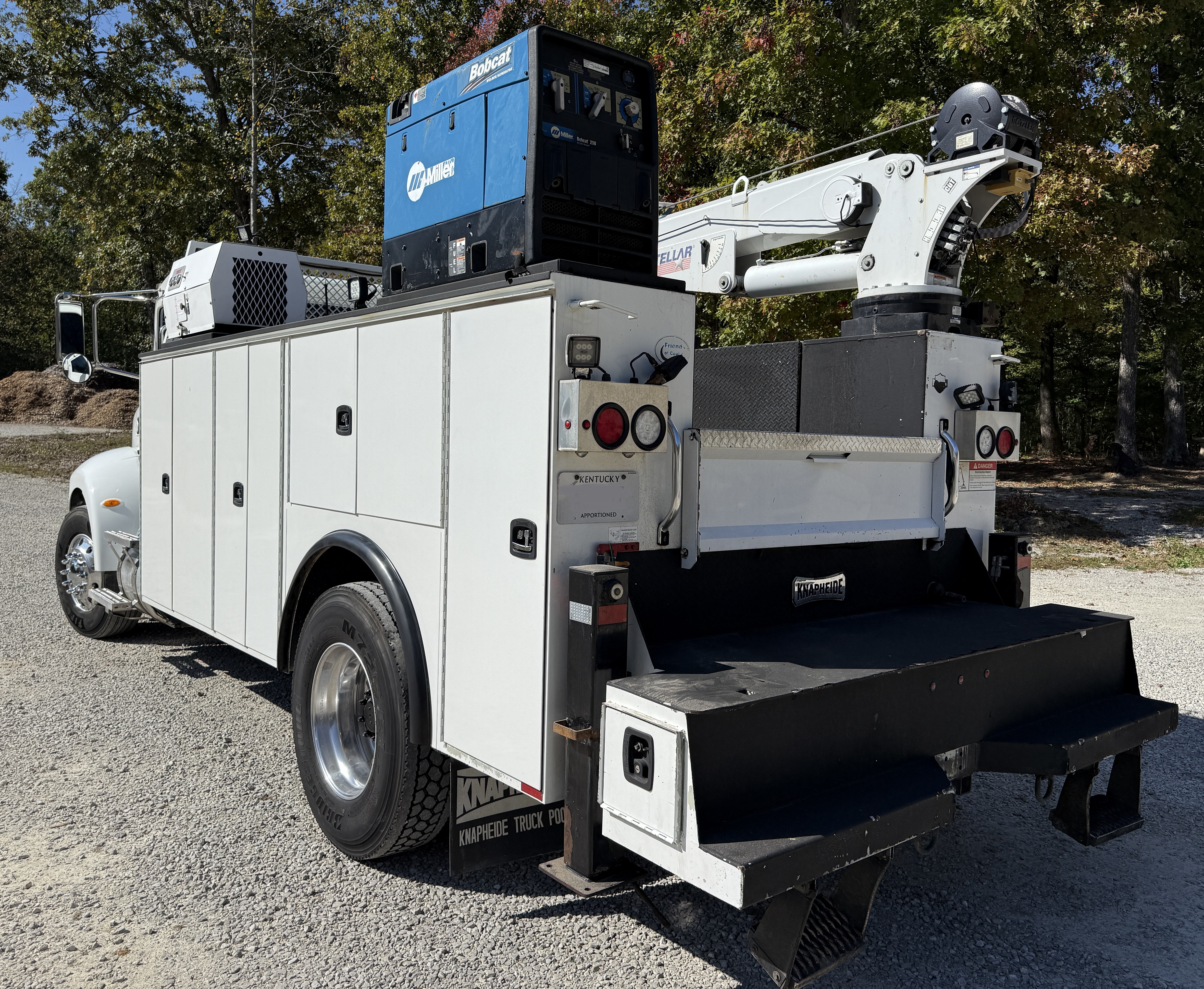 2017 PETERBILT 337 - Image 7