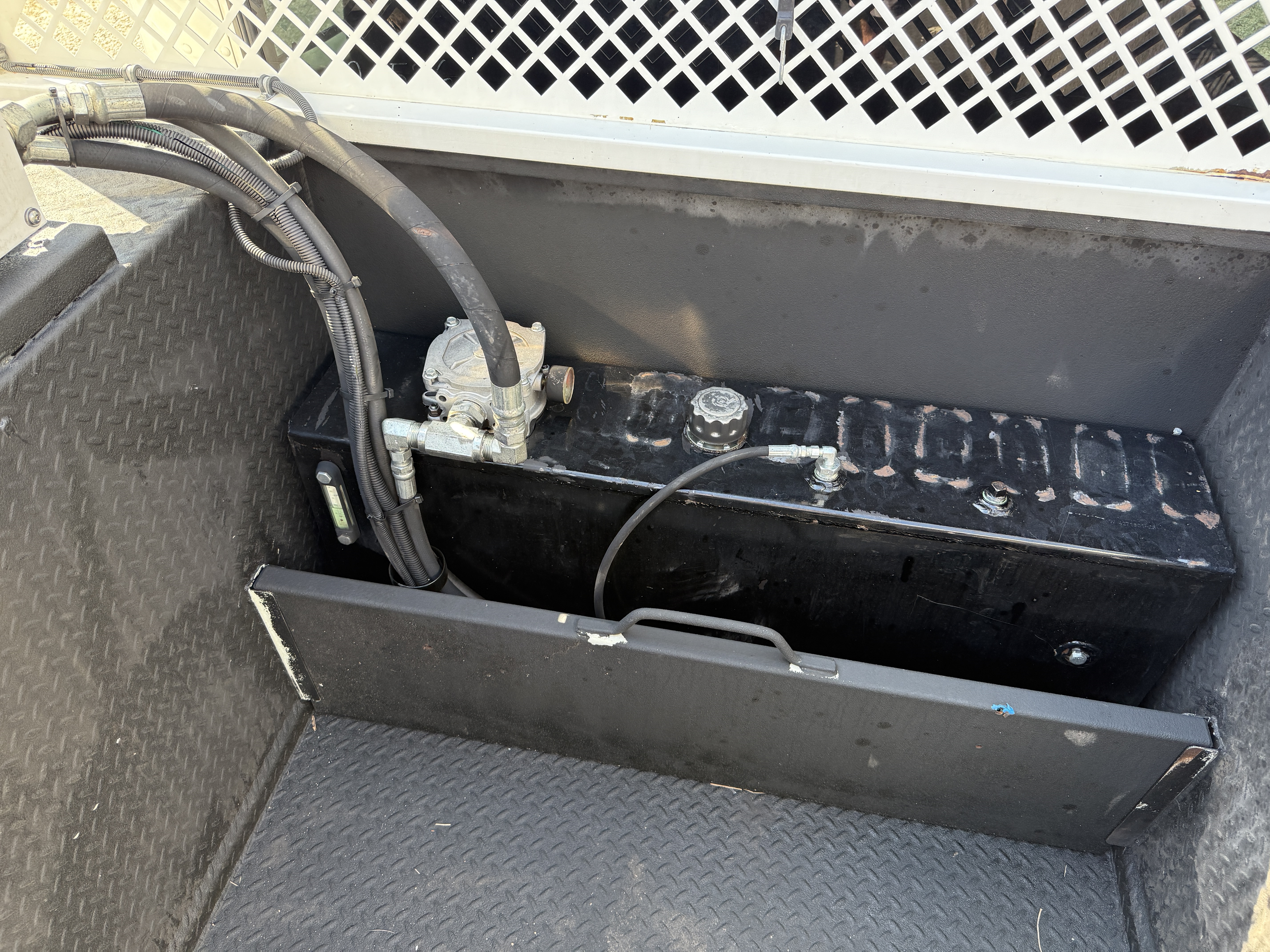 2017 PETERBILT 337 - Image 36