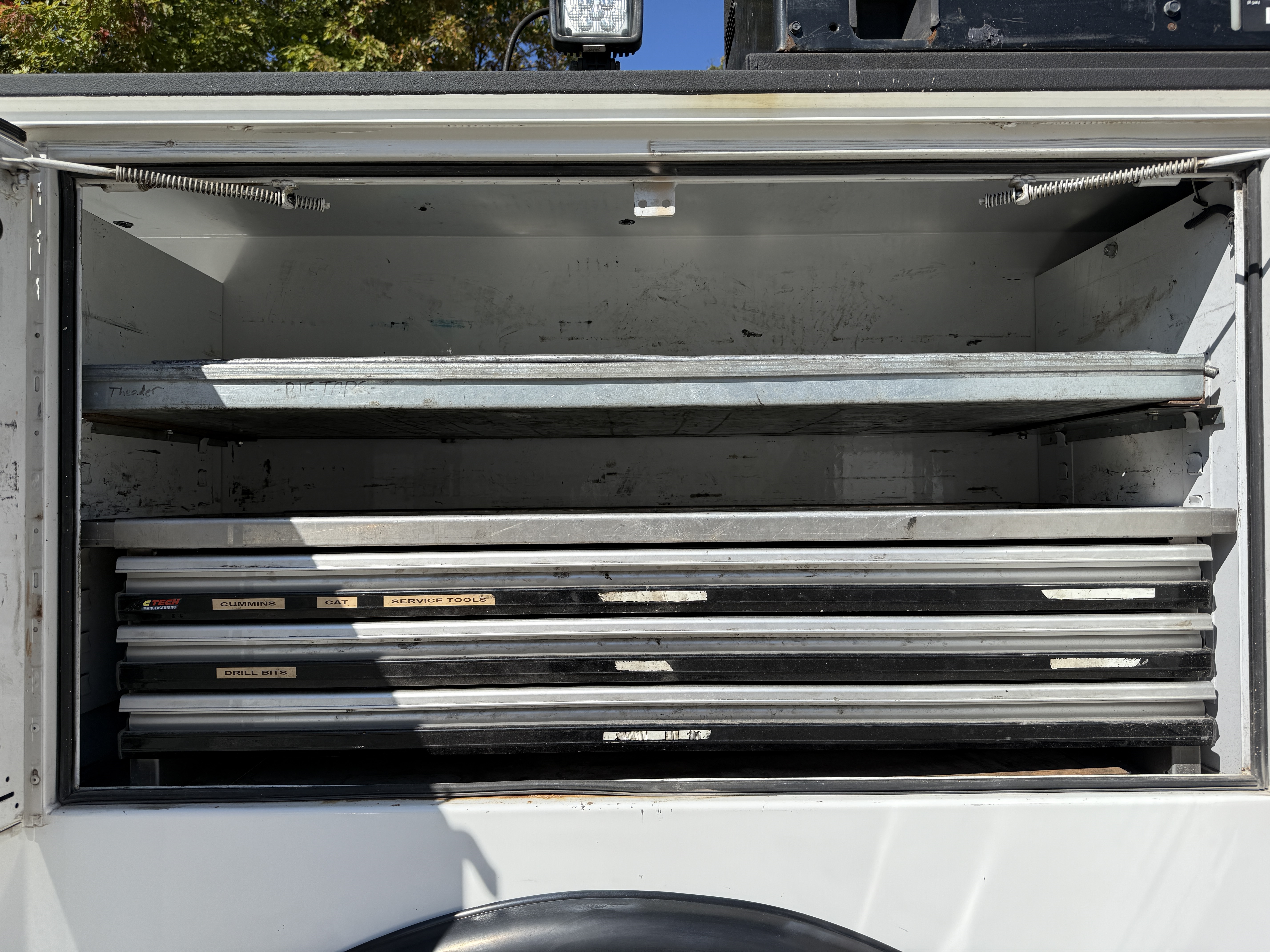 2017 PETERBILT 337 - Image 47