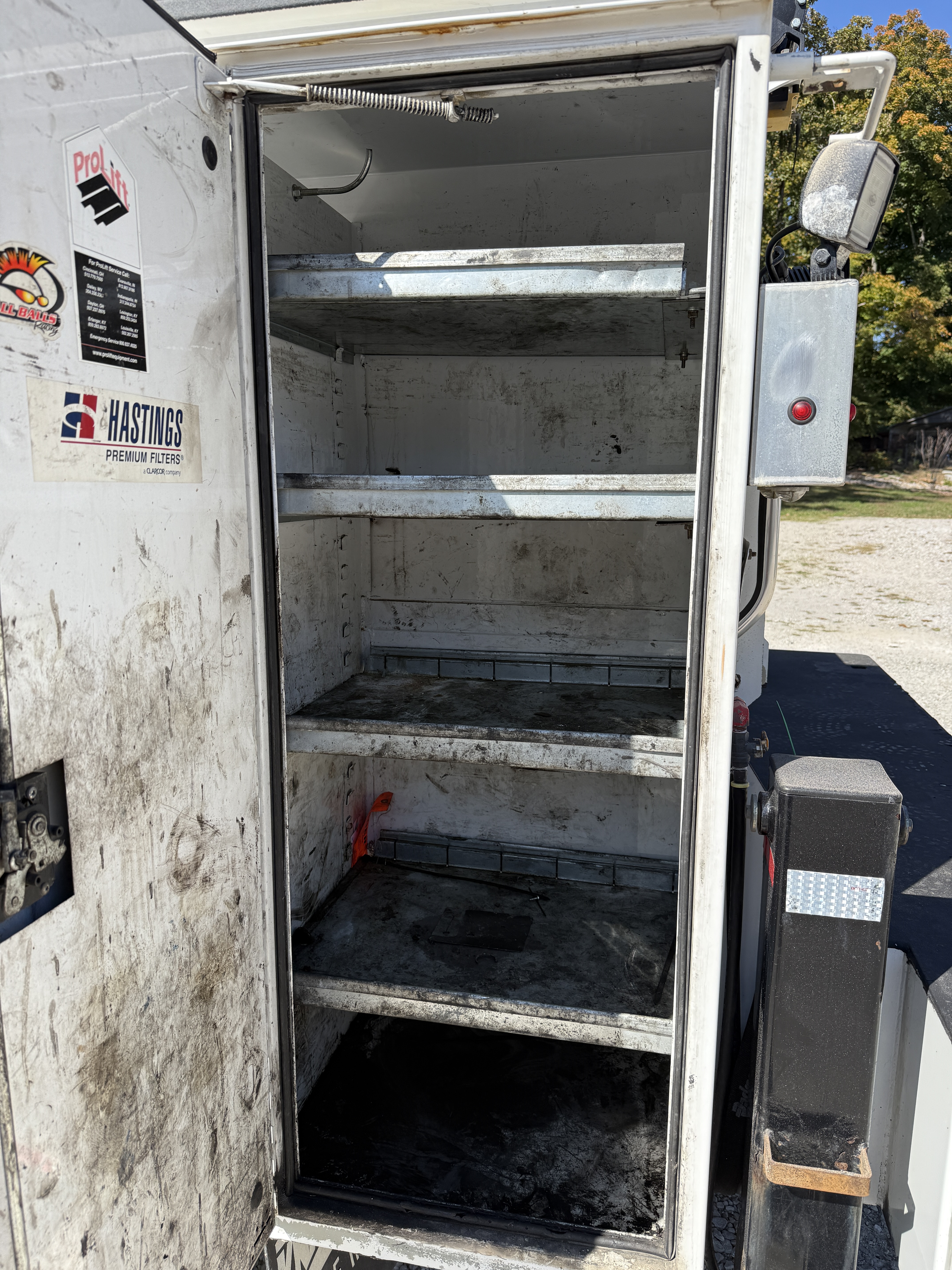 2017 PETERBILT 337 - Image 48