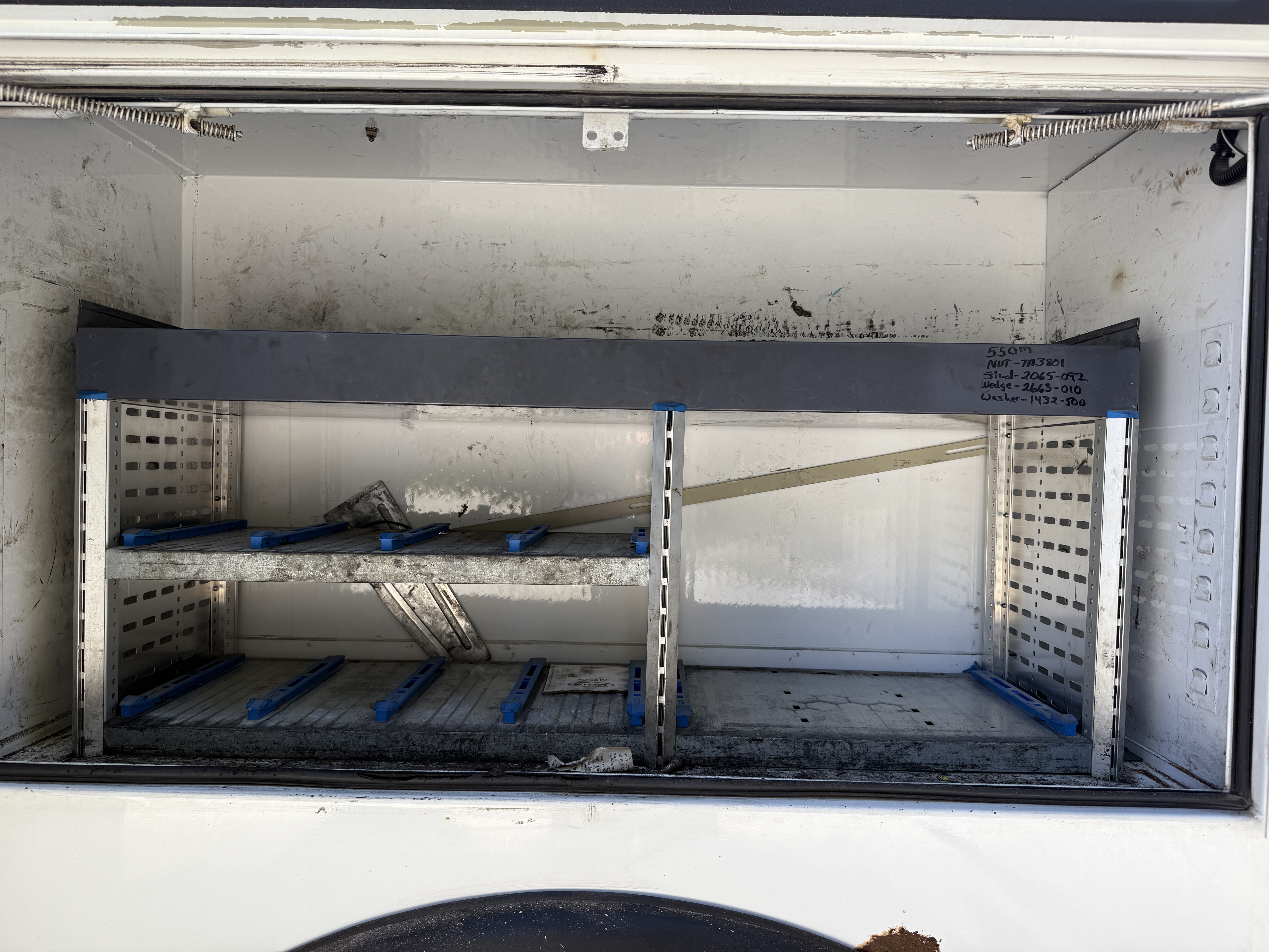 2017 PETERBILT 337 - Image 51