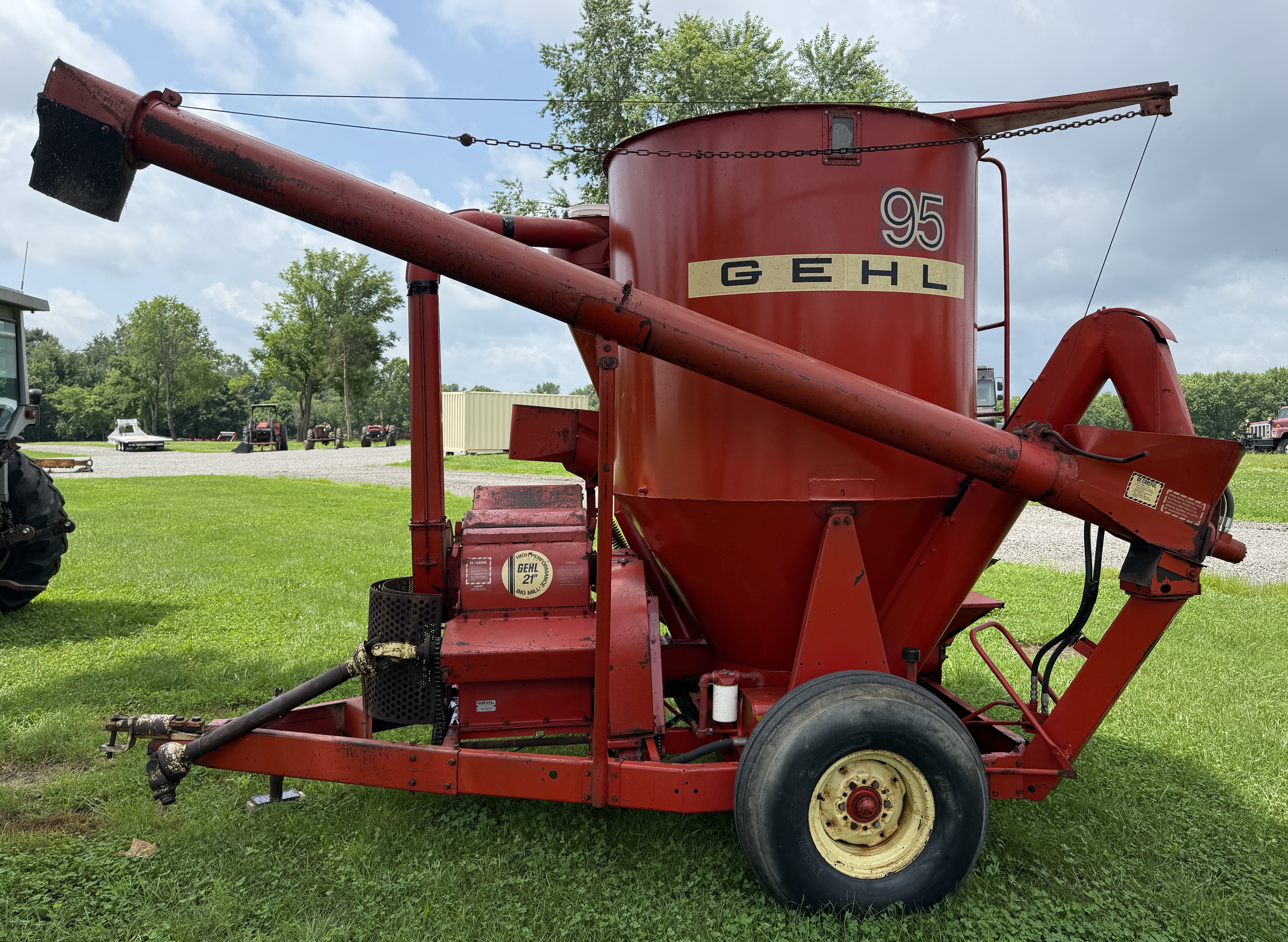2004 GEHL 95XD