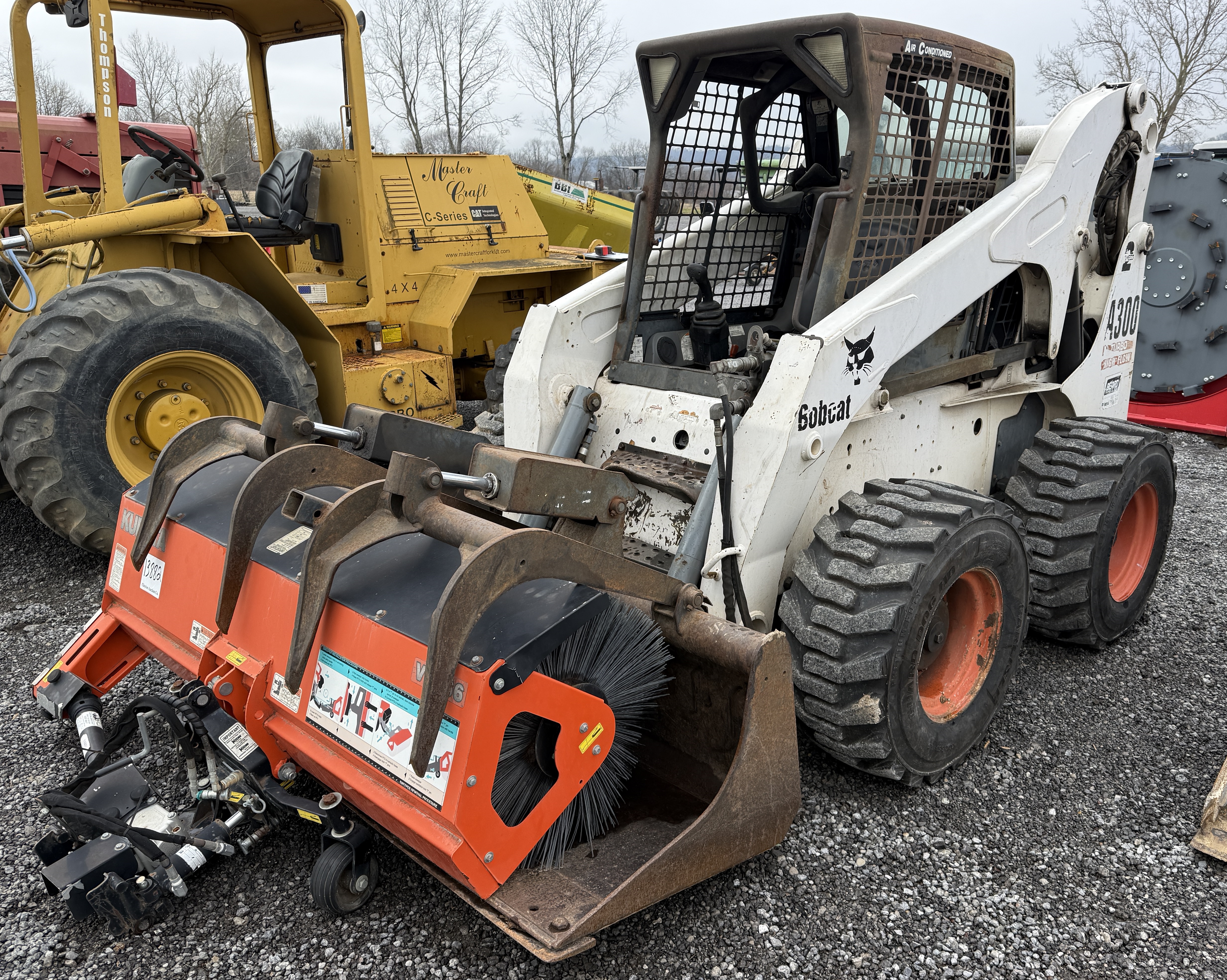 2005 BOBCAT A300 - view 6 of 21