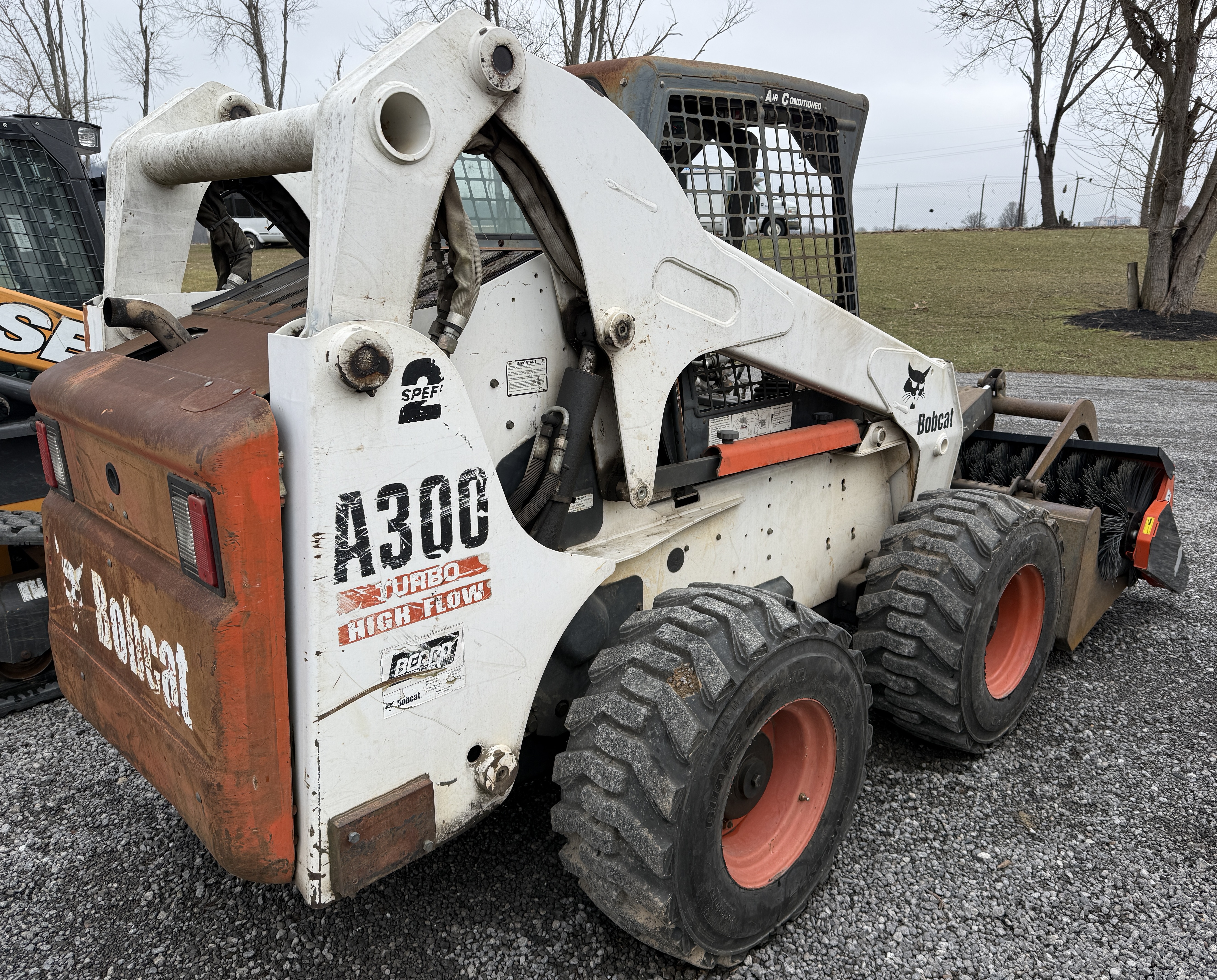 2005 BOBCAT A300 - view 2 of 21