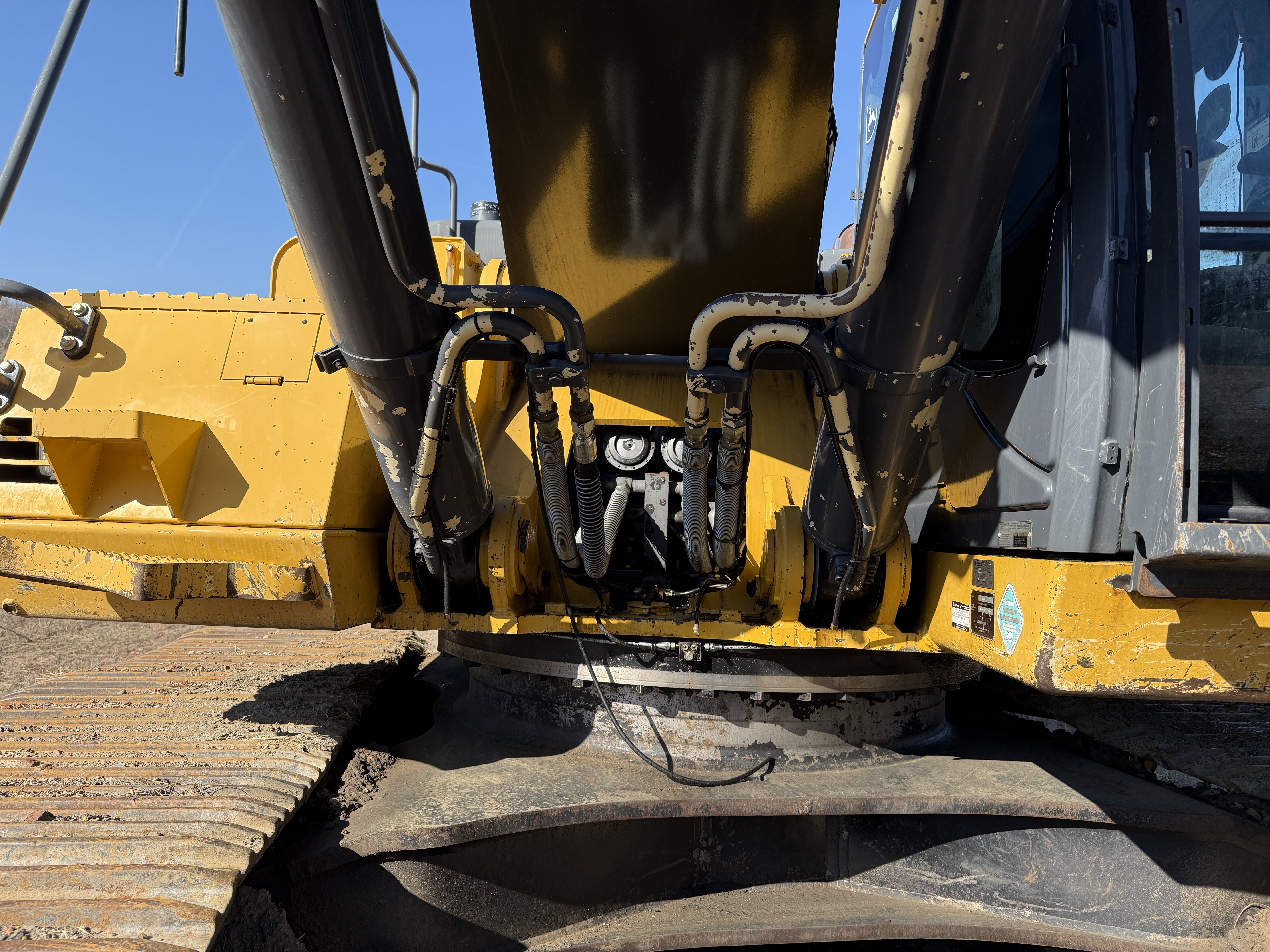 2015 DEERE 470G LC - Image 23