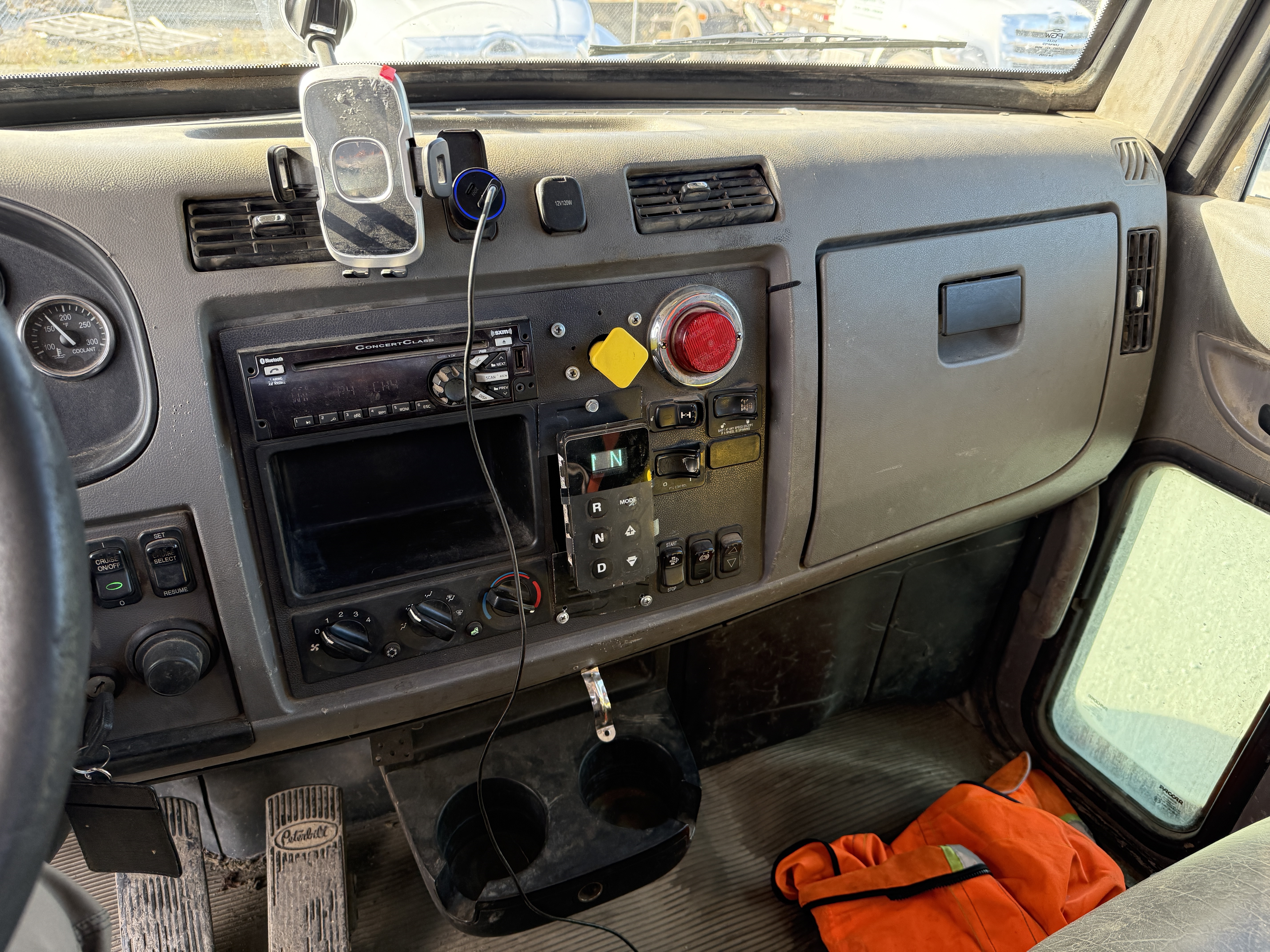 2016 PETERBILT 348 - Image 35