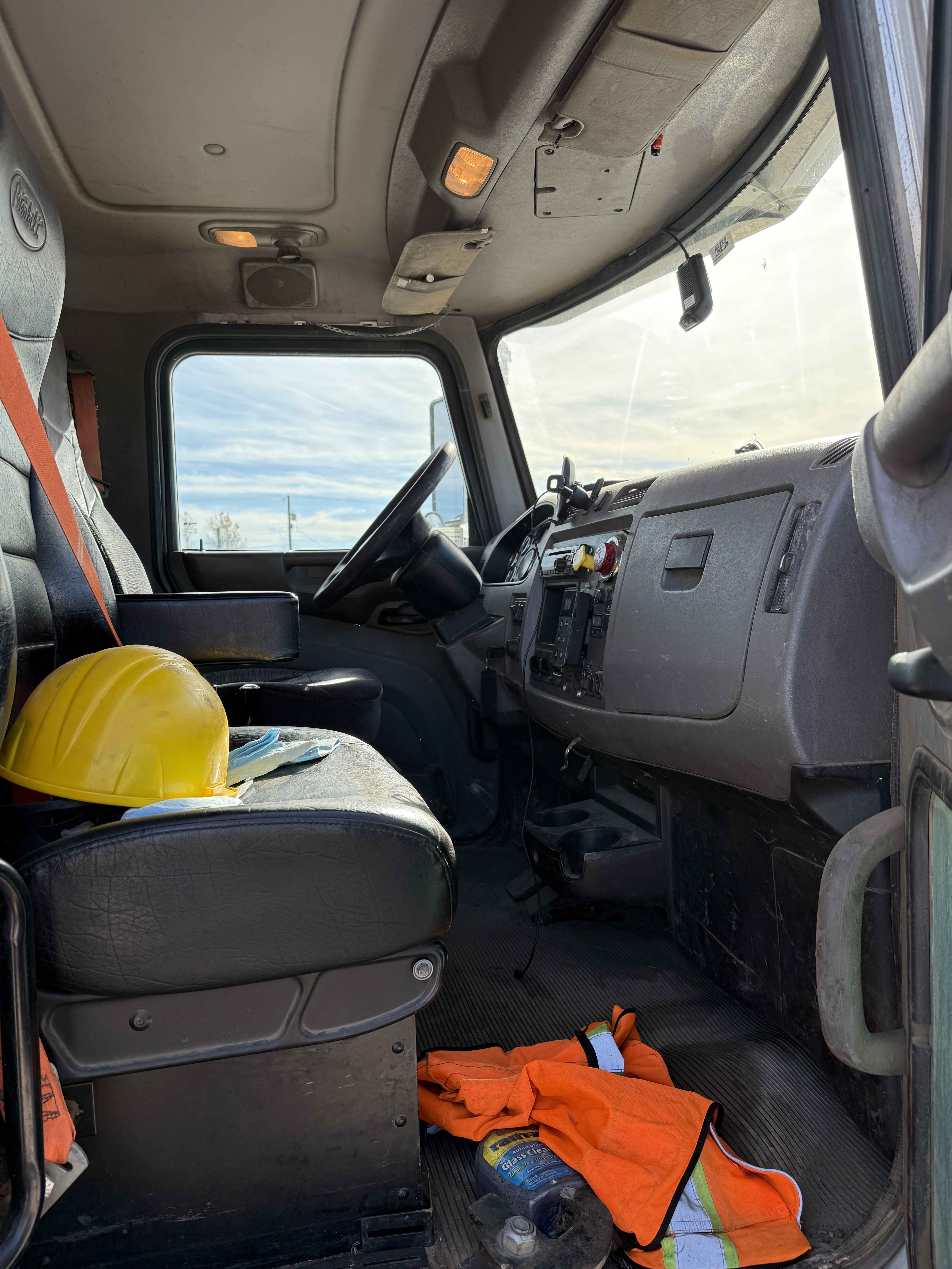 2016 PETERBILT 348 - Image 38