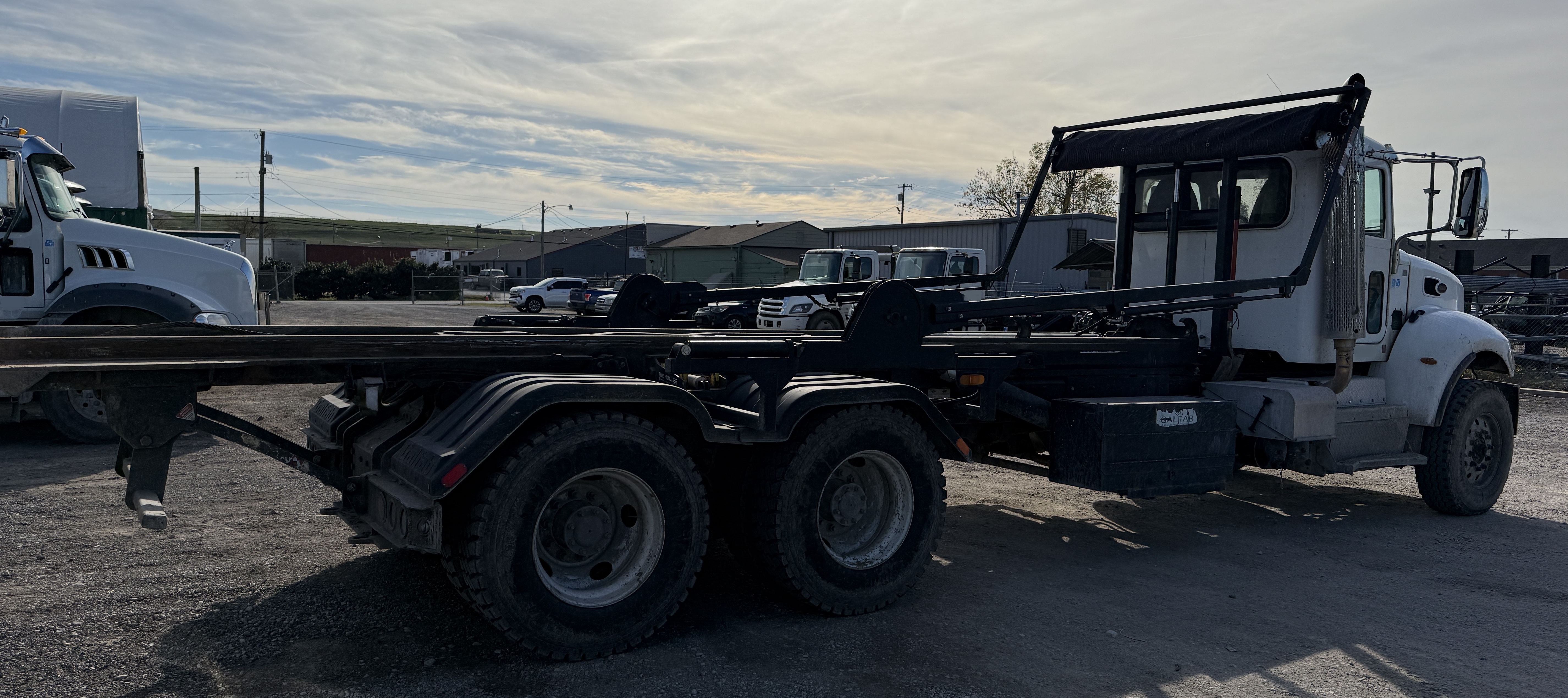 2016 PETERBILT 348 - view 8 of 40