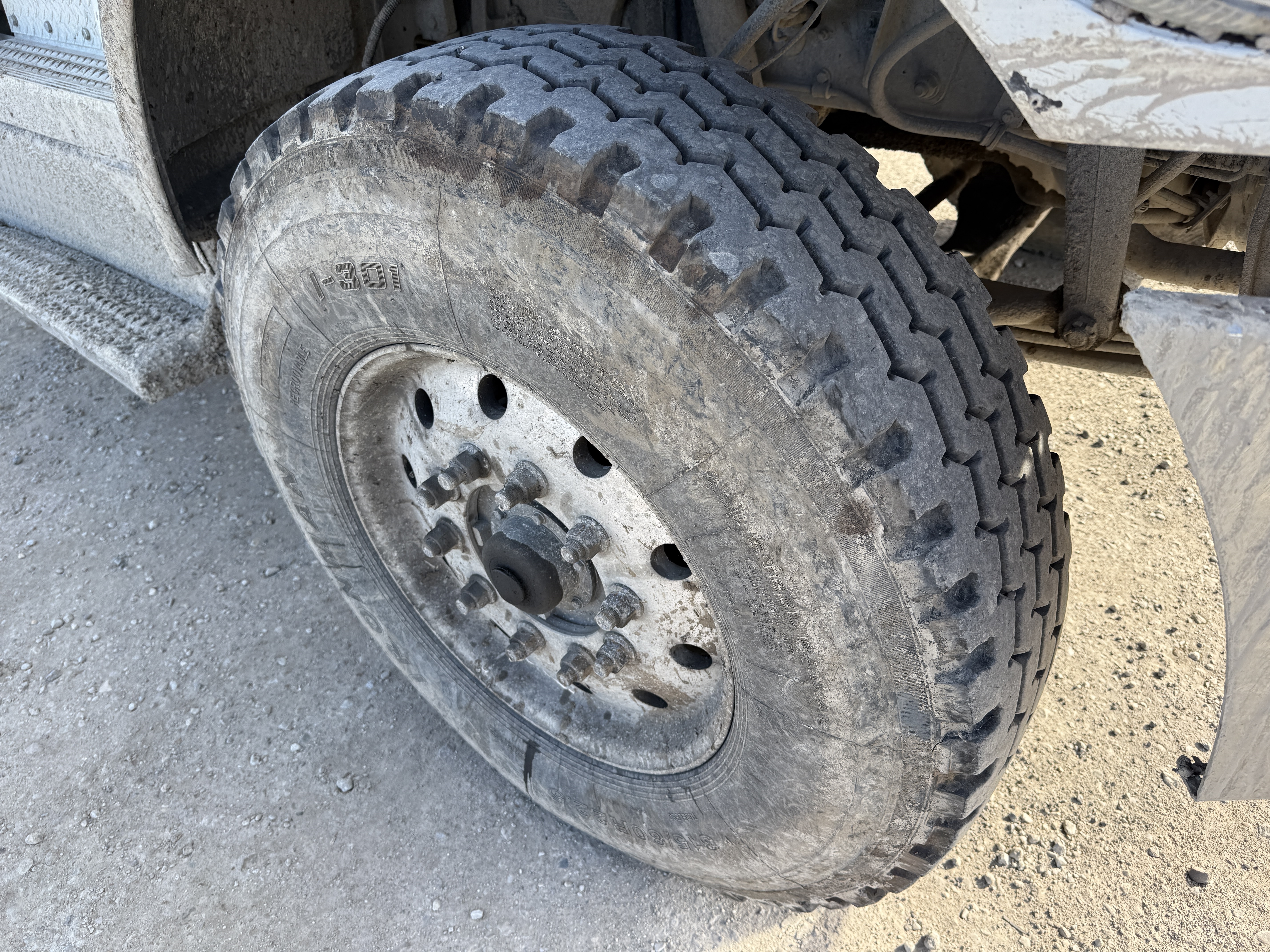 2016 PETERBILT 348 - Image 28