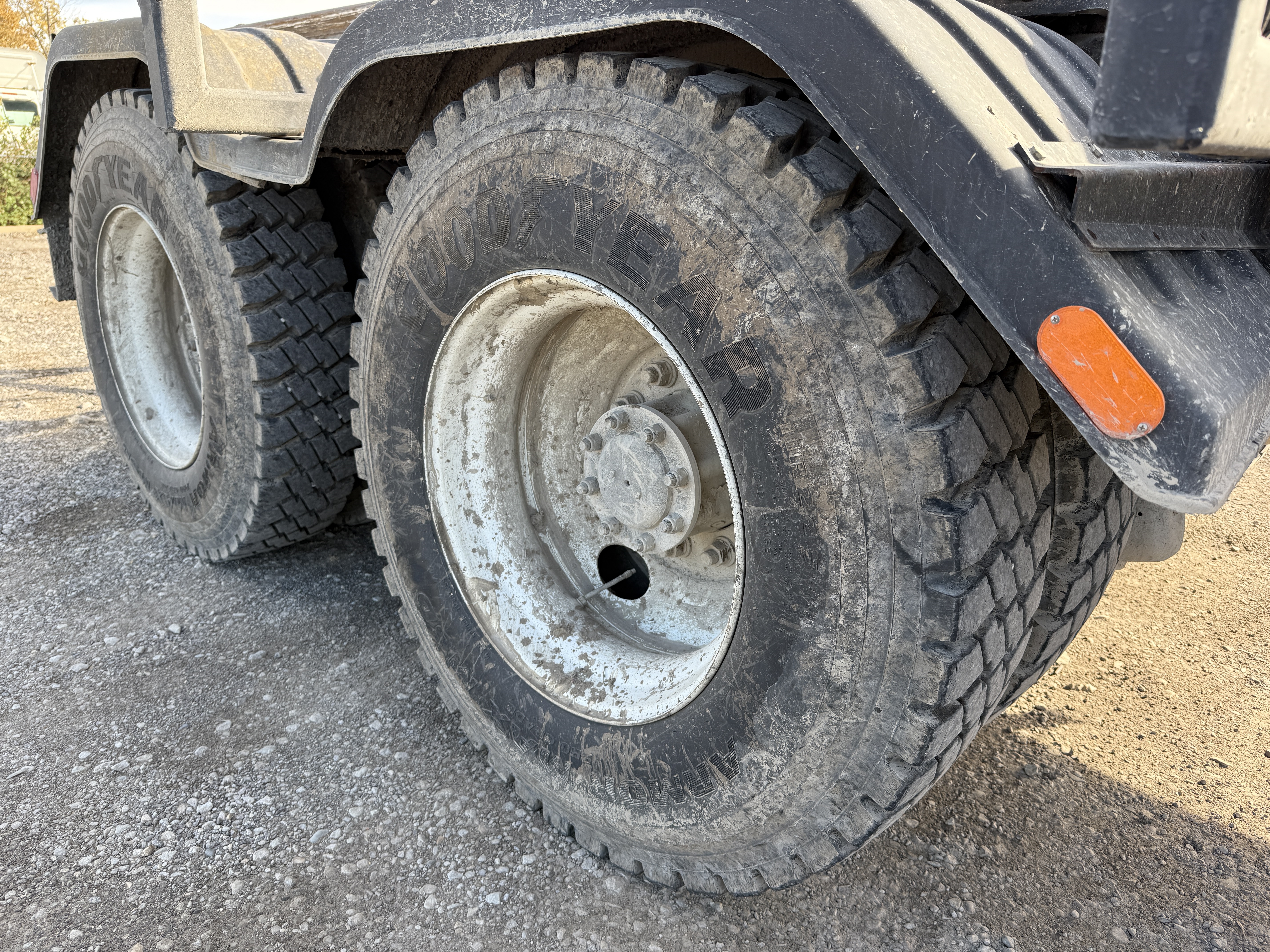 2016 PETERBILT 348 - Image 29