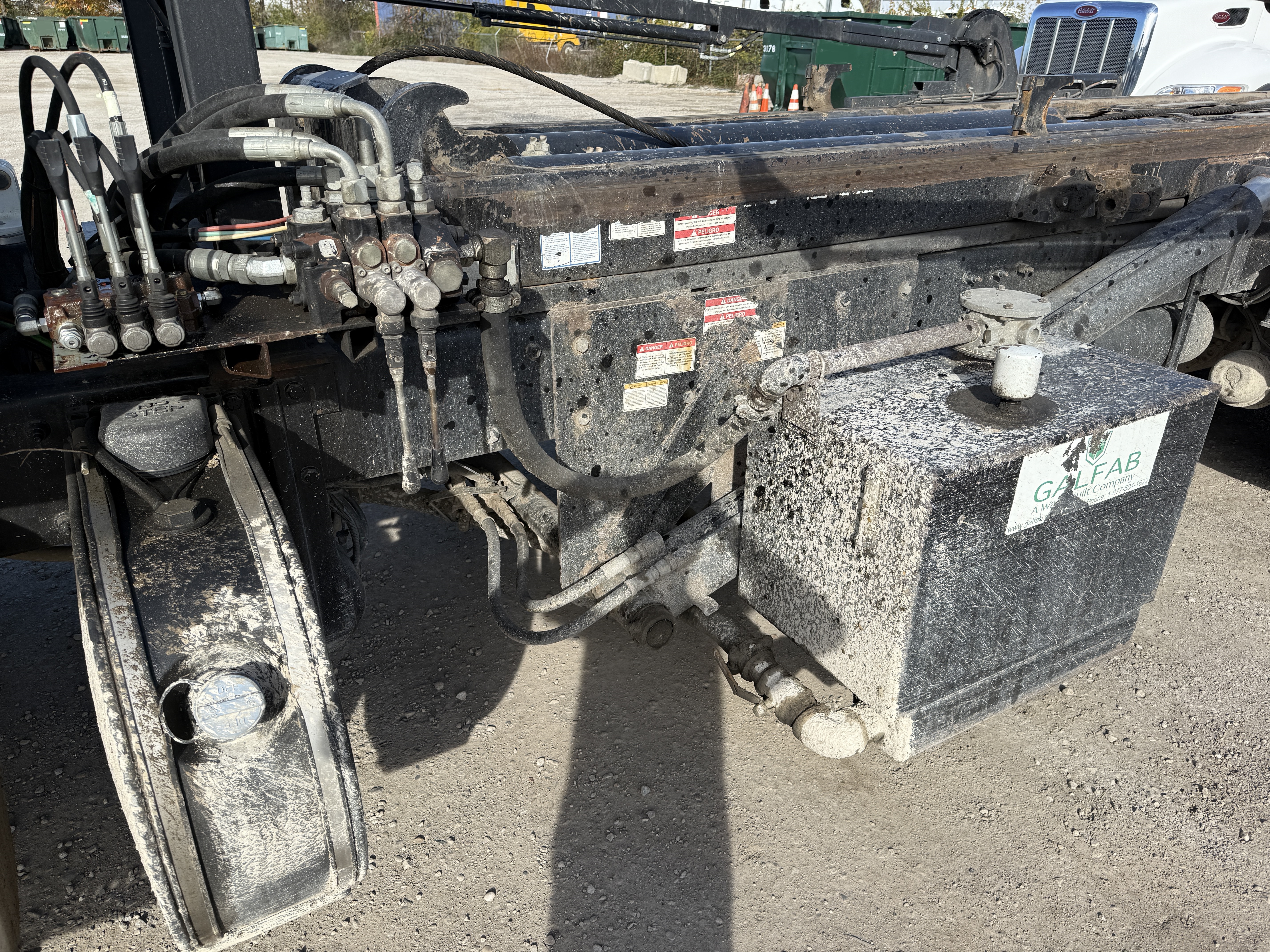 2016 PETERBILT 348 - view 13 of 40