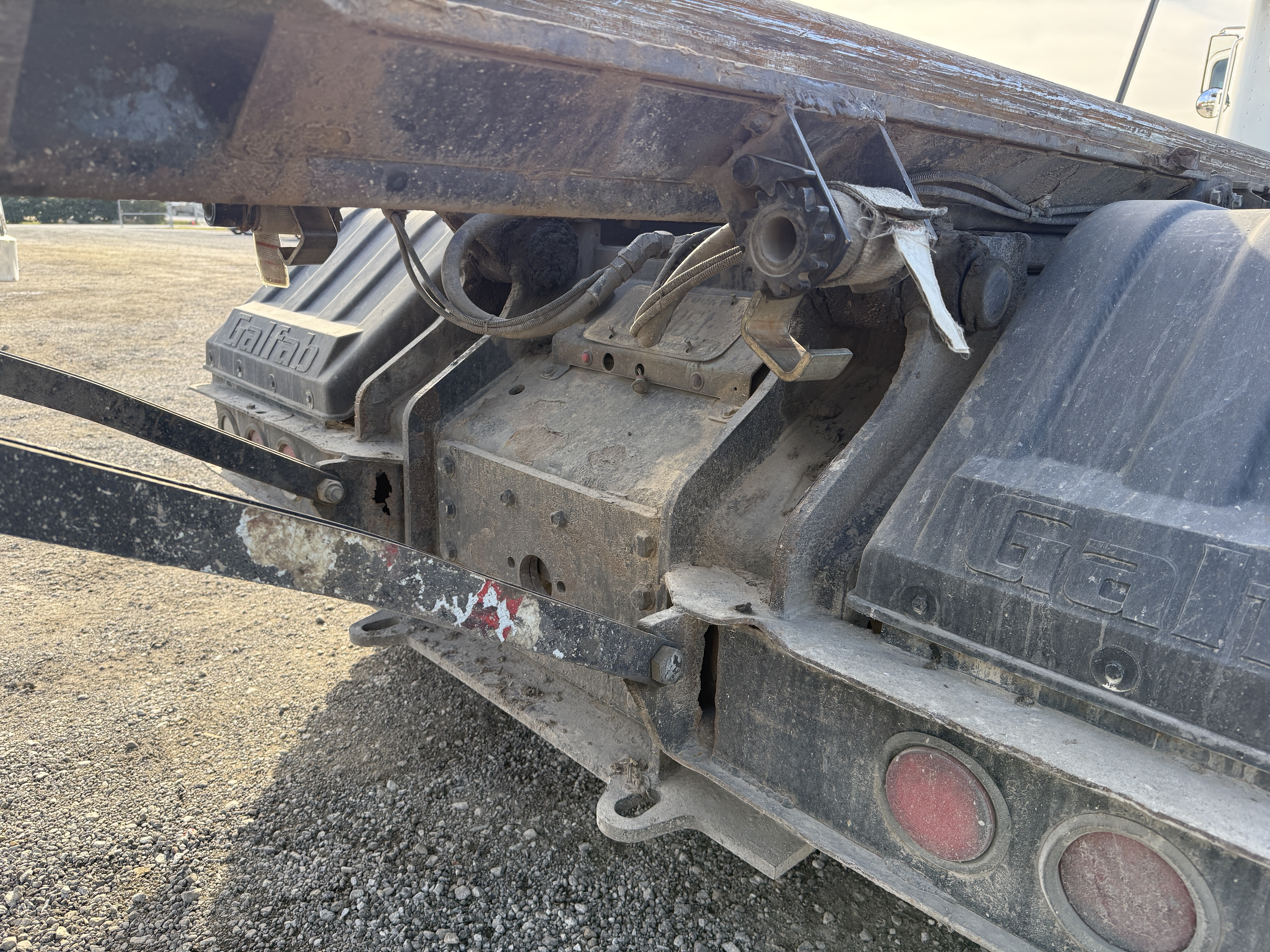 2016 PETERBILT 348 - Image 20