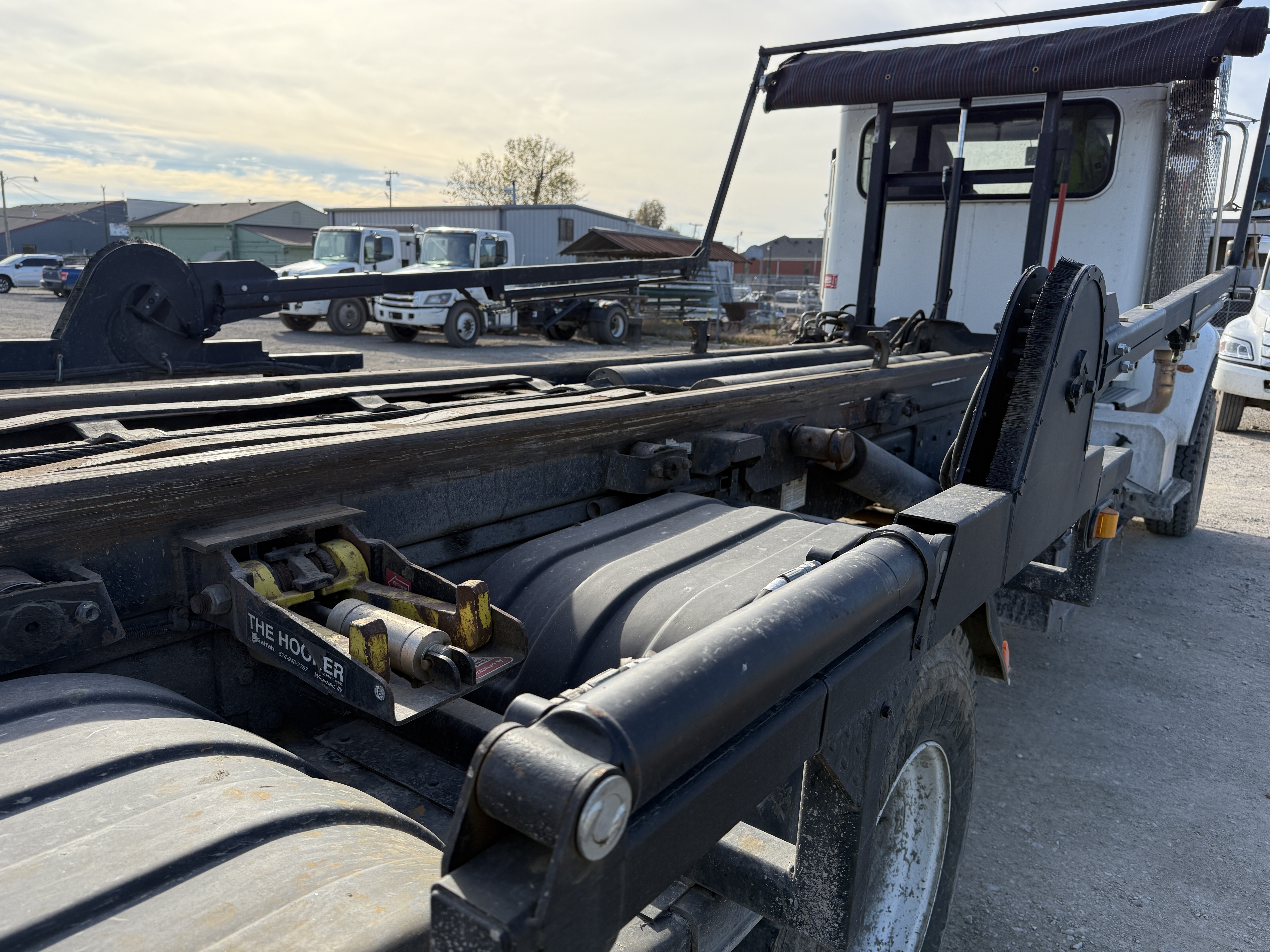 2016 PETERBILT 348 - Image 21