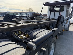 2016 PETERBILT 348 - Image 21