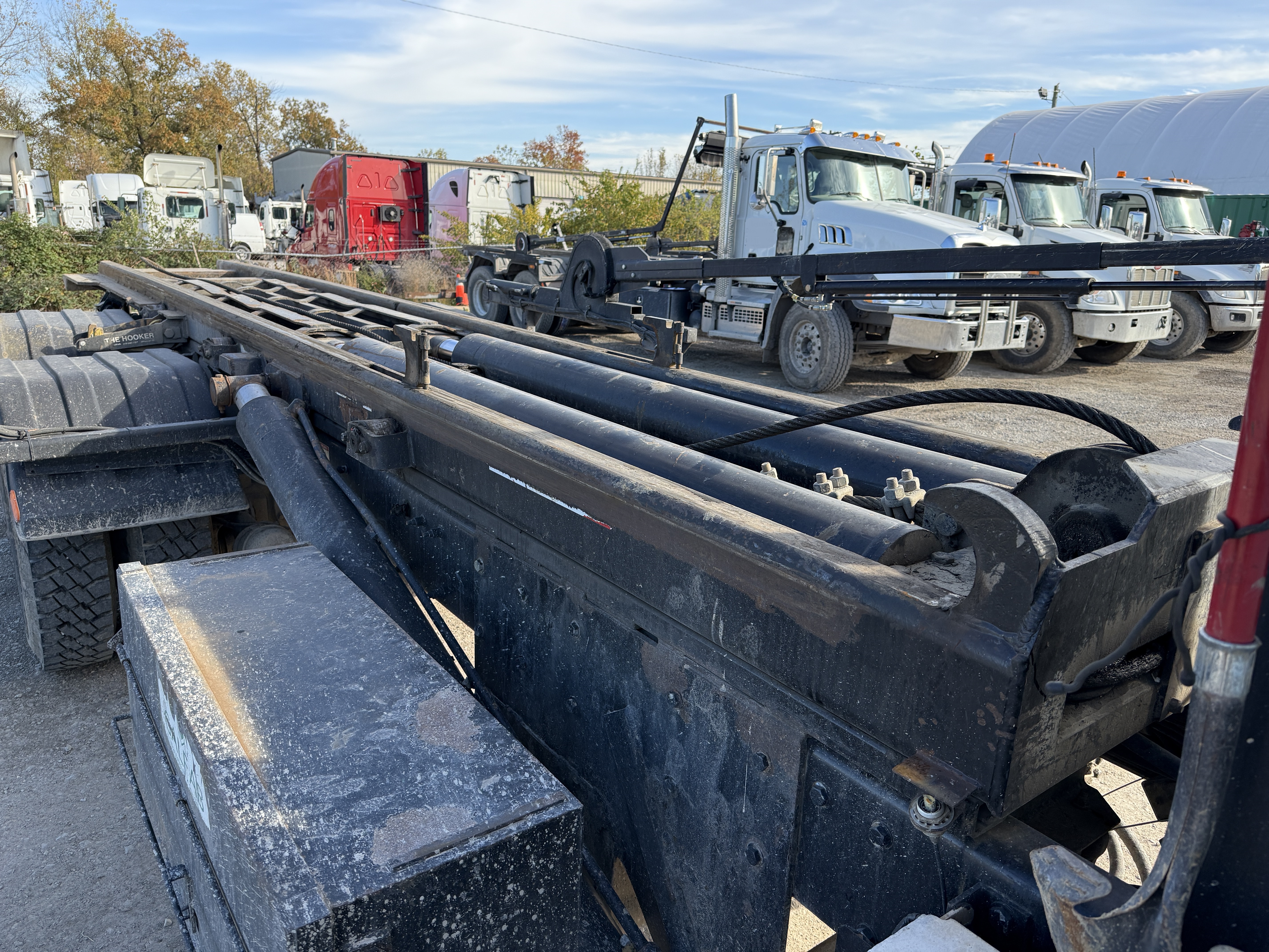 2016 PETERBILT 348 - Image 24