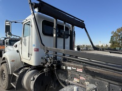 2016 PETERBILT 348 - Image 26