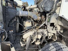 2016 PETERBILT 348 - Image 39