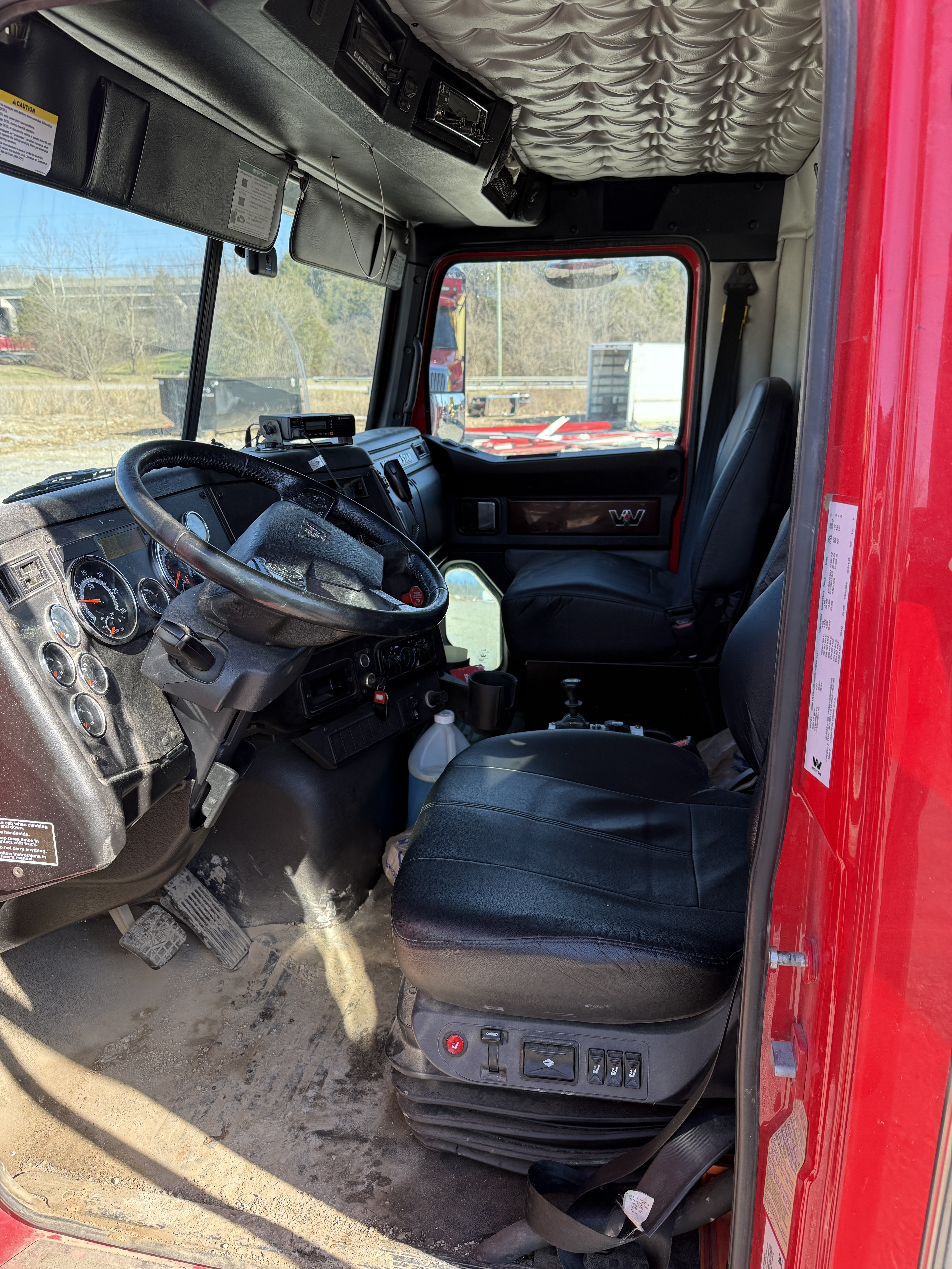 2022 WESTERN STAR 4700 SB - Image 10