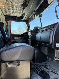 2022 WESTERN STAR 4700 SB - Image 11