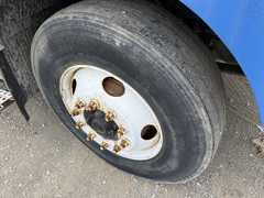 2007 VOLVO VNM - Image 9