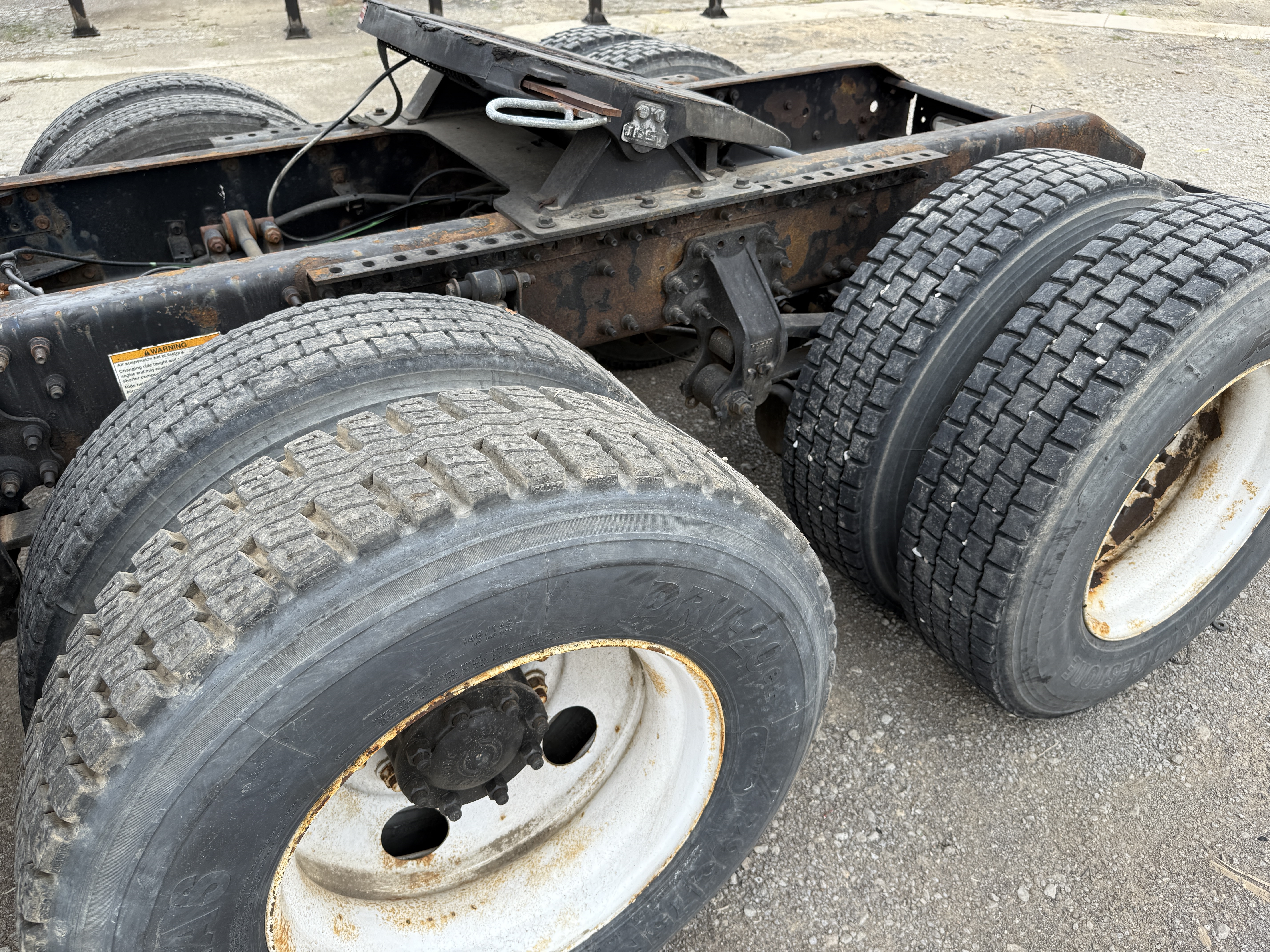 2007 VOLVO VNM - view 11 of 24