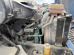 2007 VOLVO VNM - Image 22