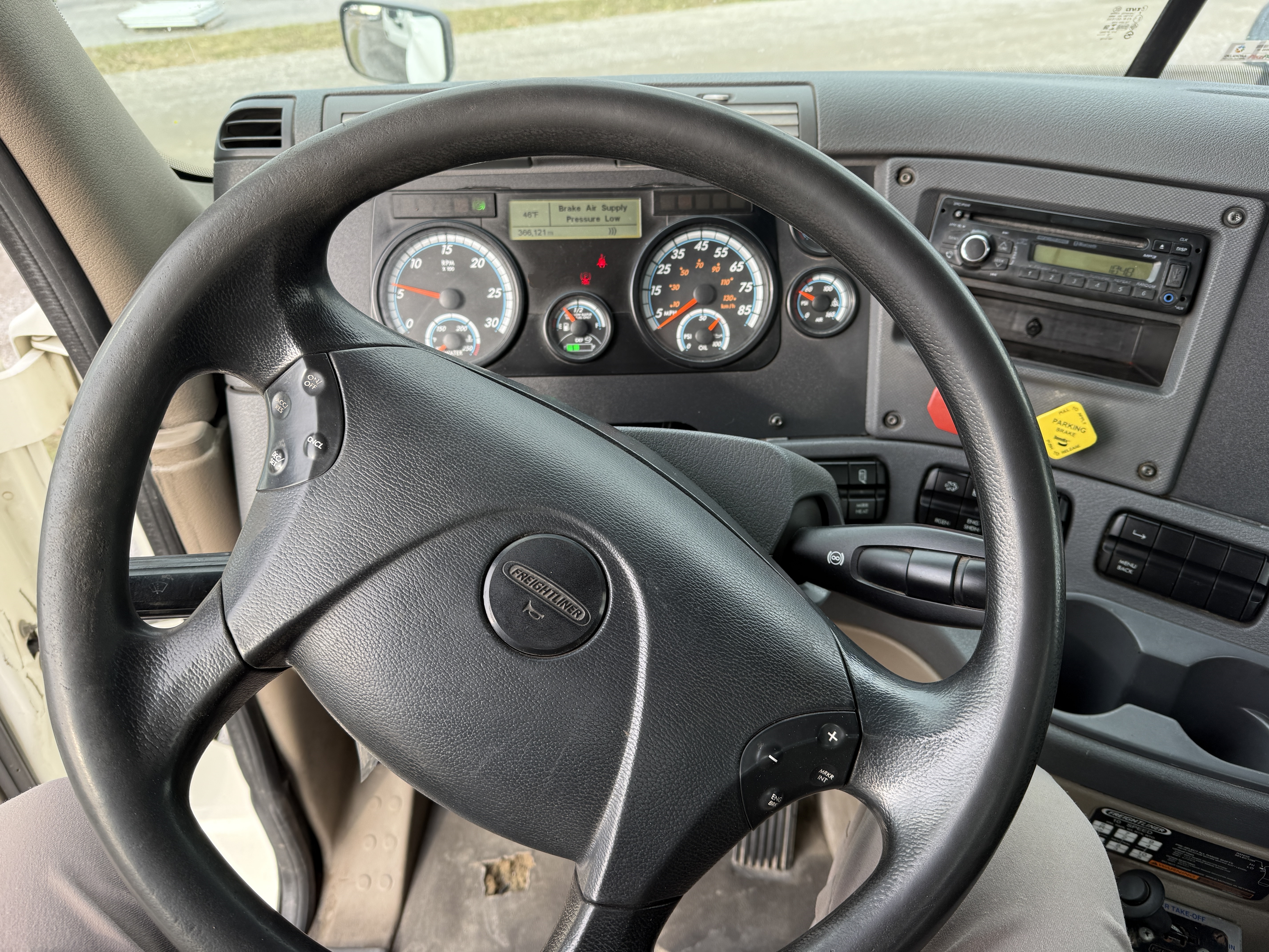 2017 FREIGHTLINER Cascadia 125 Evolution - Image 21