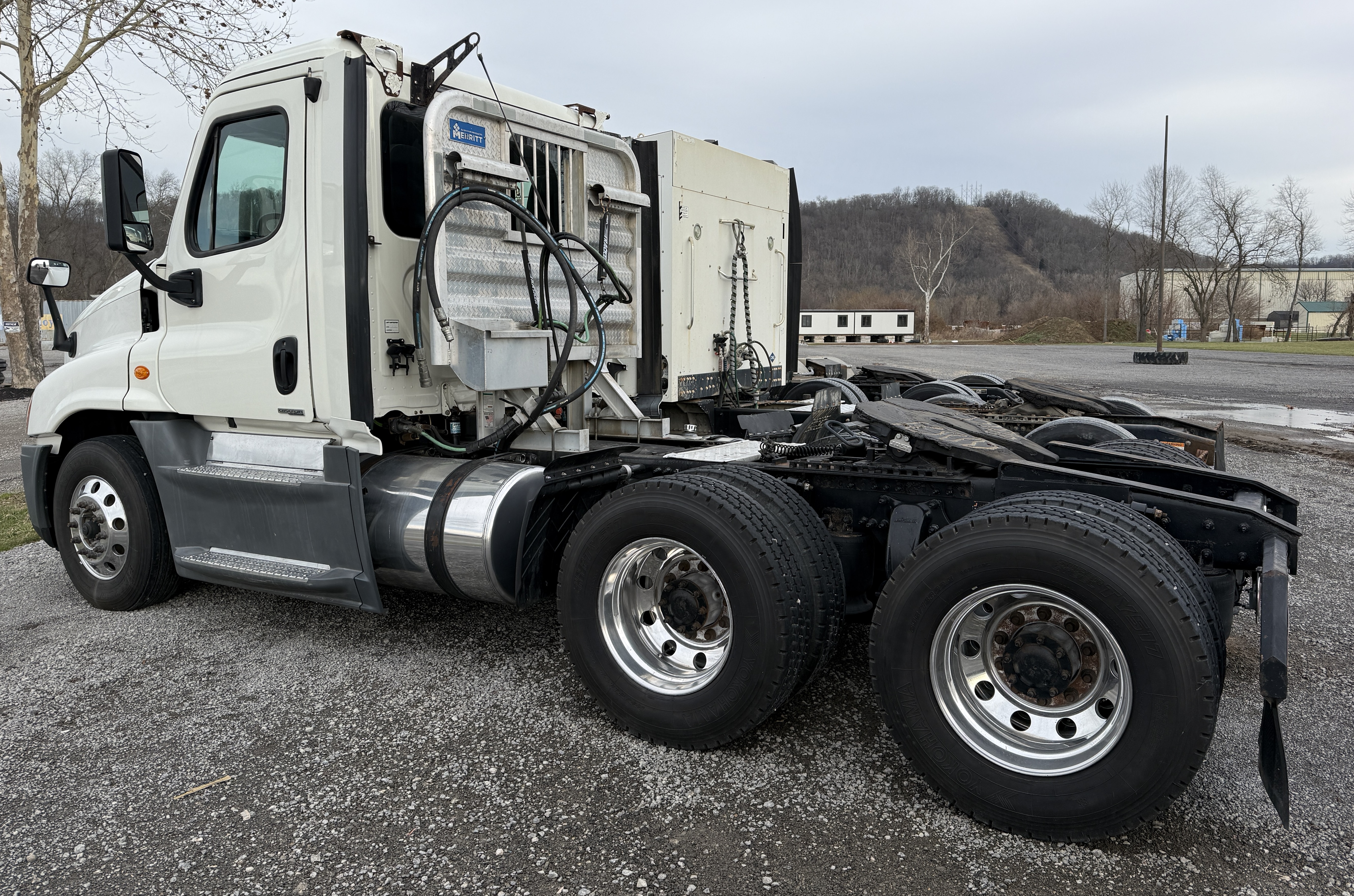 2017 FREIGHTLINER Cascadia 125 Evolution - view 3 of 26