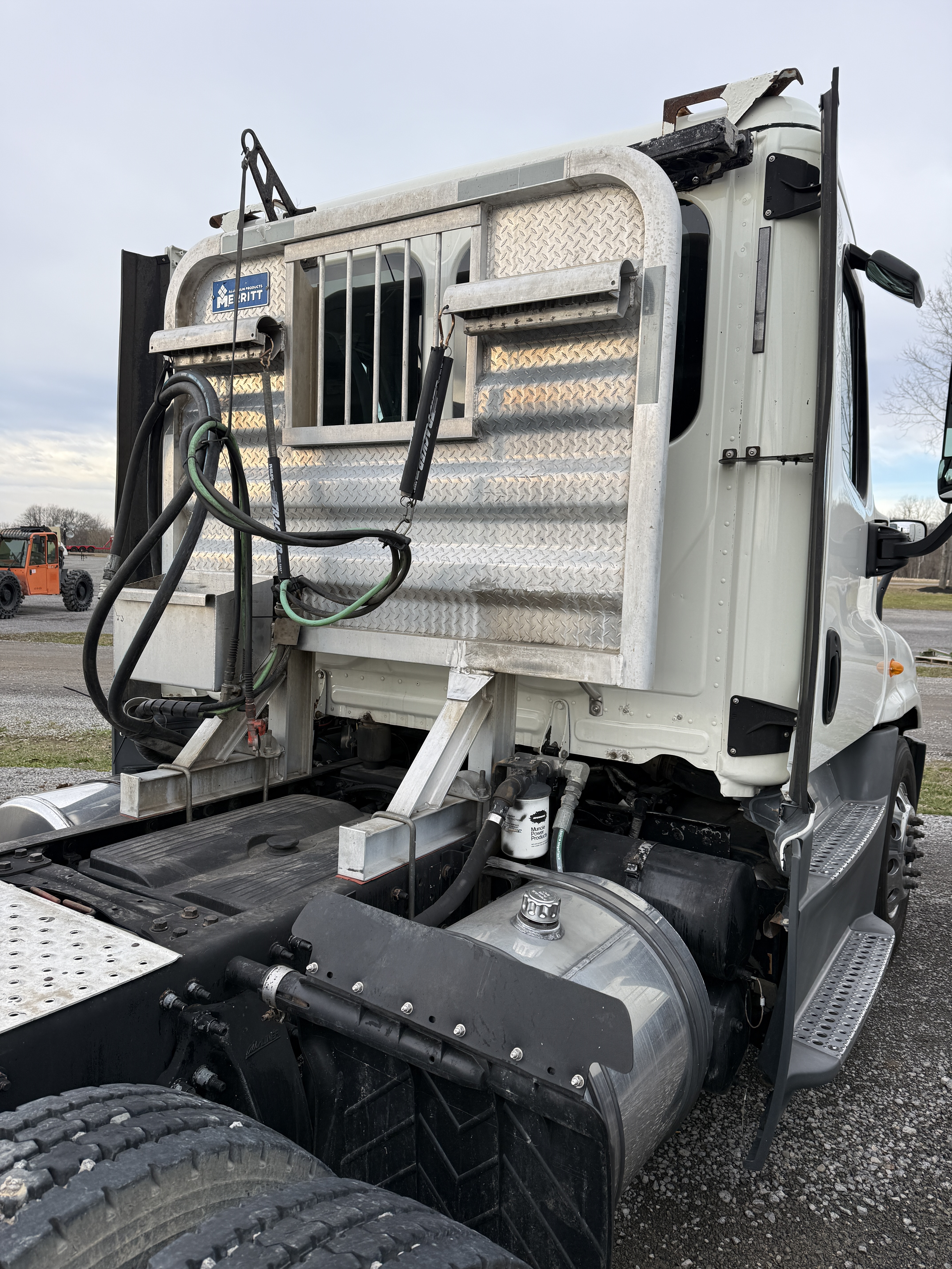 2017 FREIGHTLINER Cascadia 125 Evolution - view 15 of 26