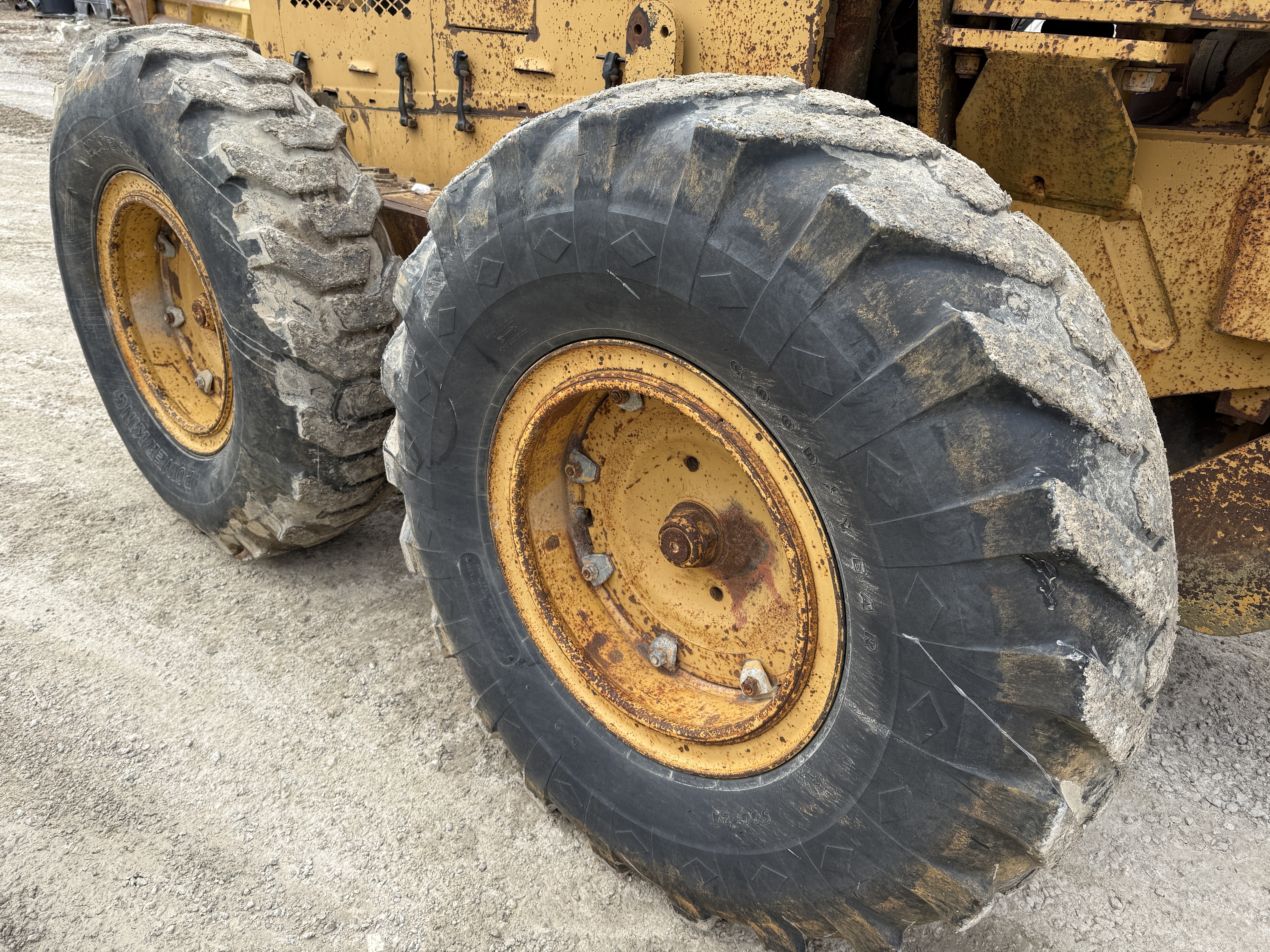 1988 CHAMPION 720A - view 12 of 24