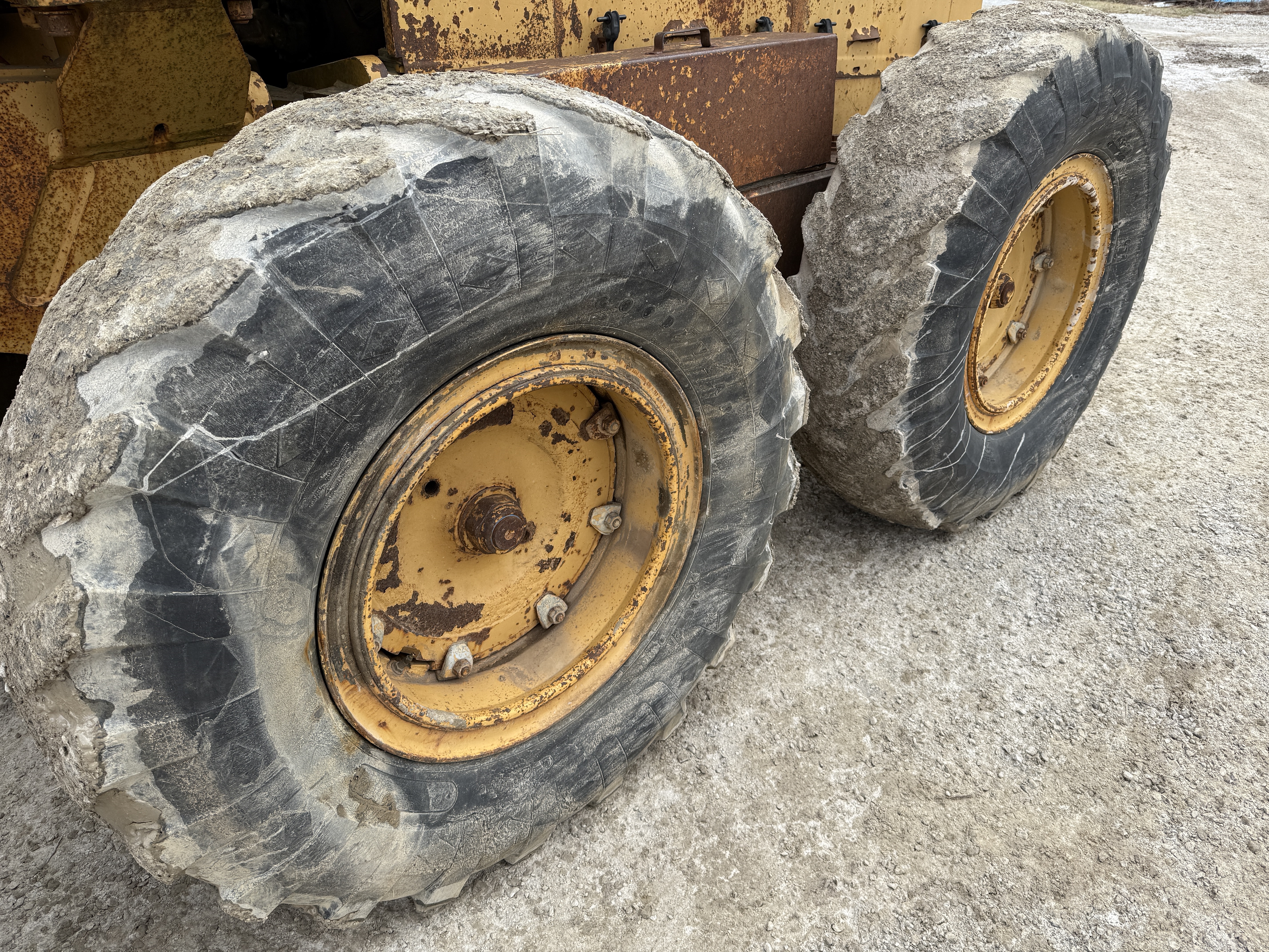 1988 CHAMPION 720A - Image 13