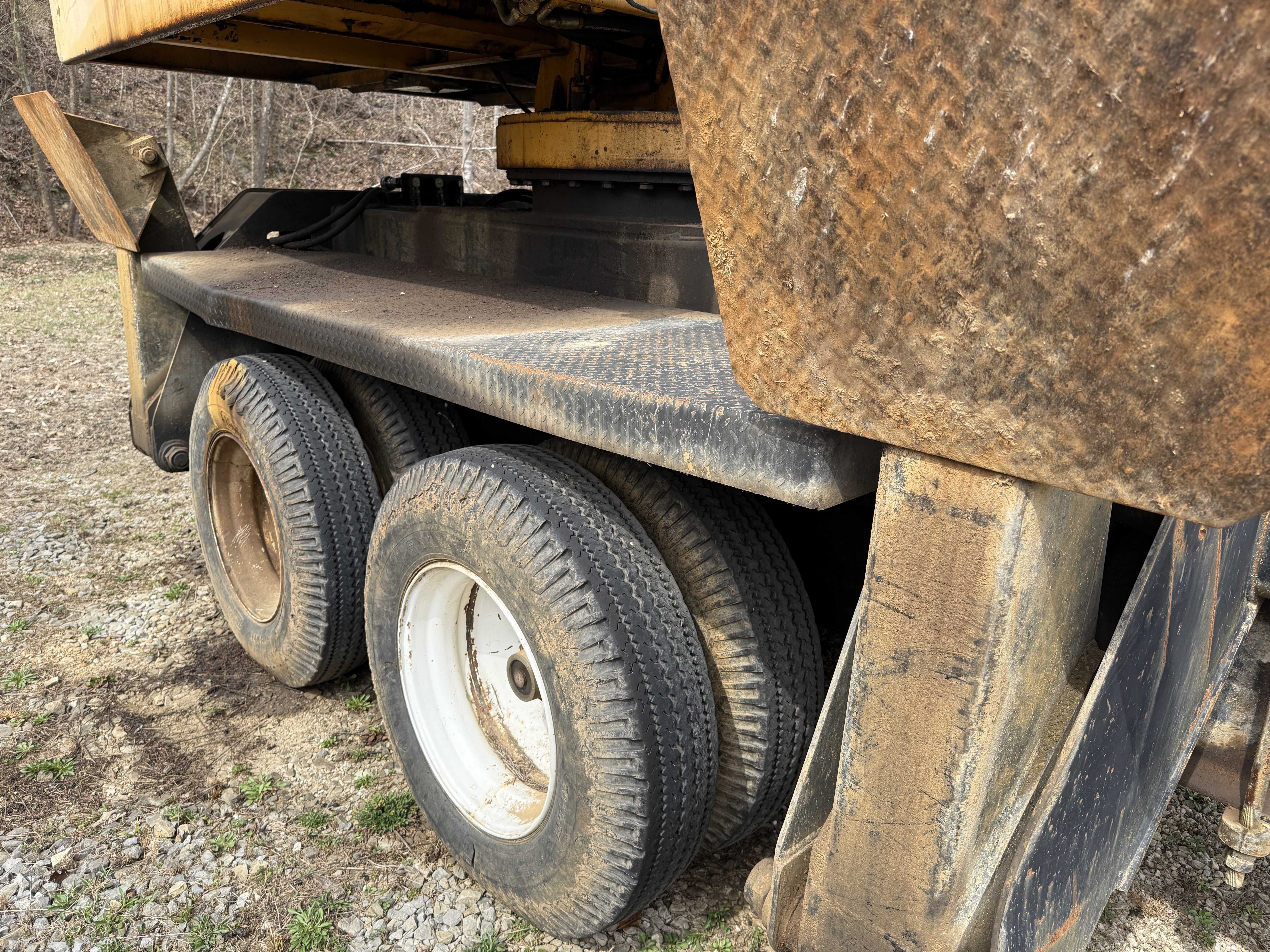 1999 PRECISION HUSKY XL235 - view 12 of 29