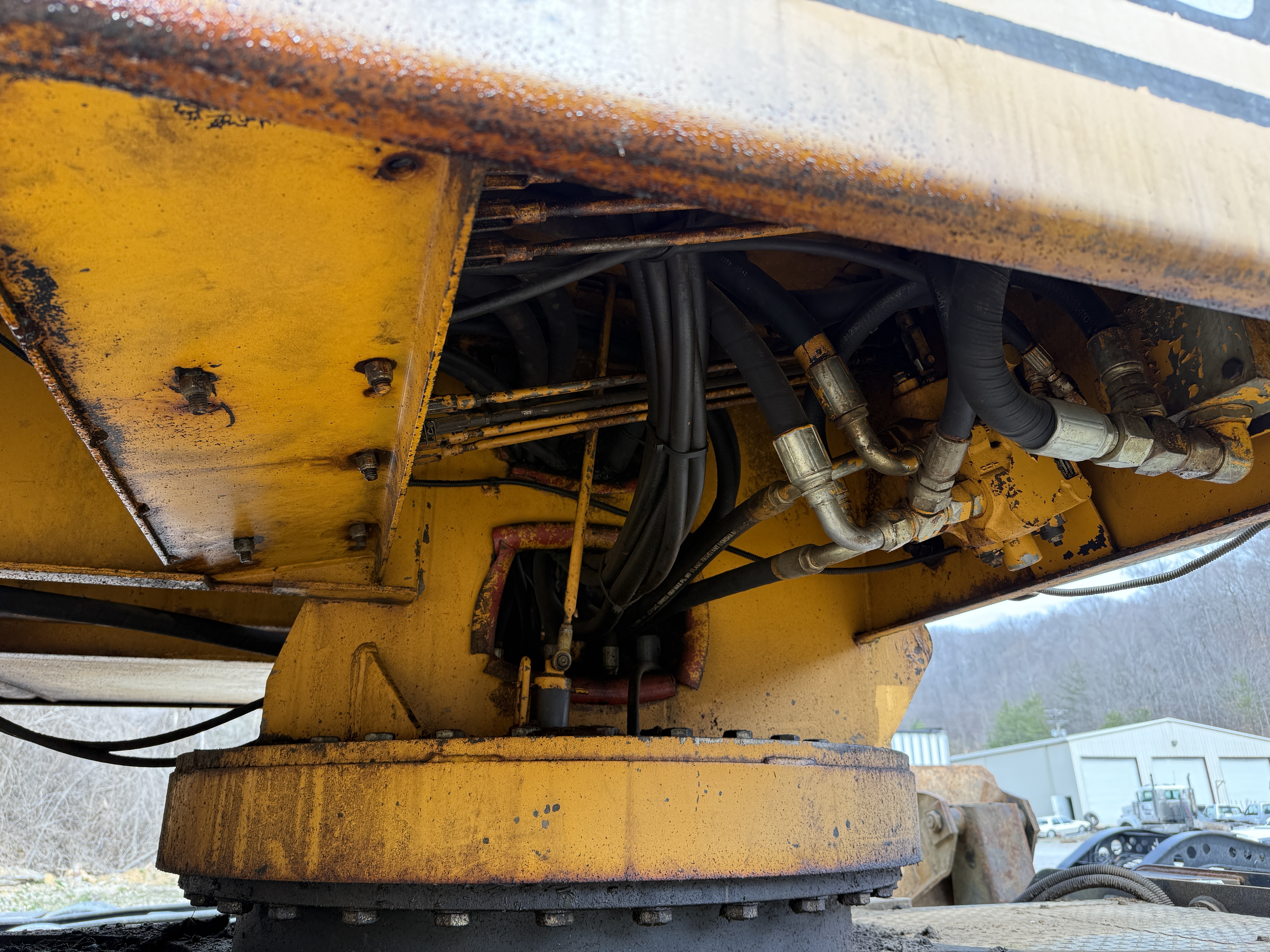 1999 PRECISION HUSKY XL235 - Image 17