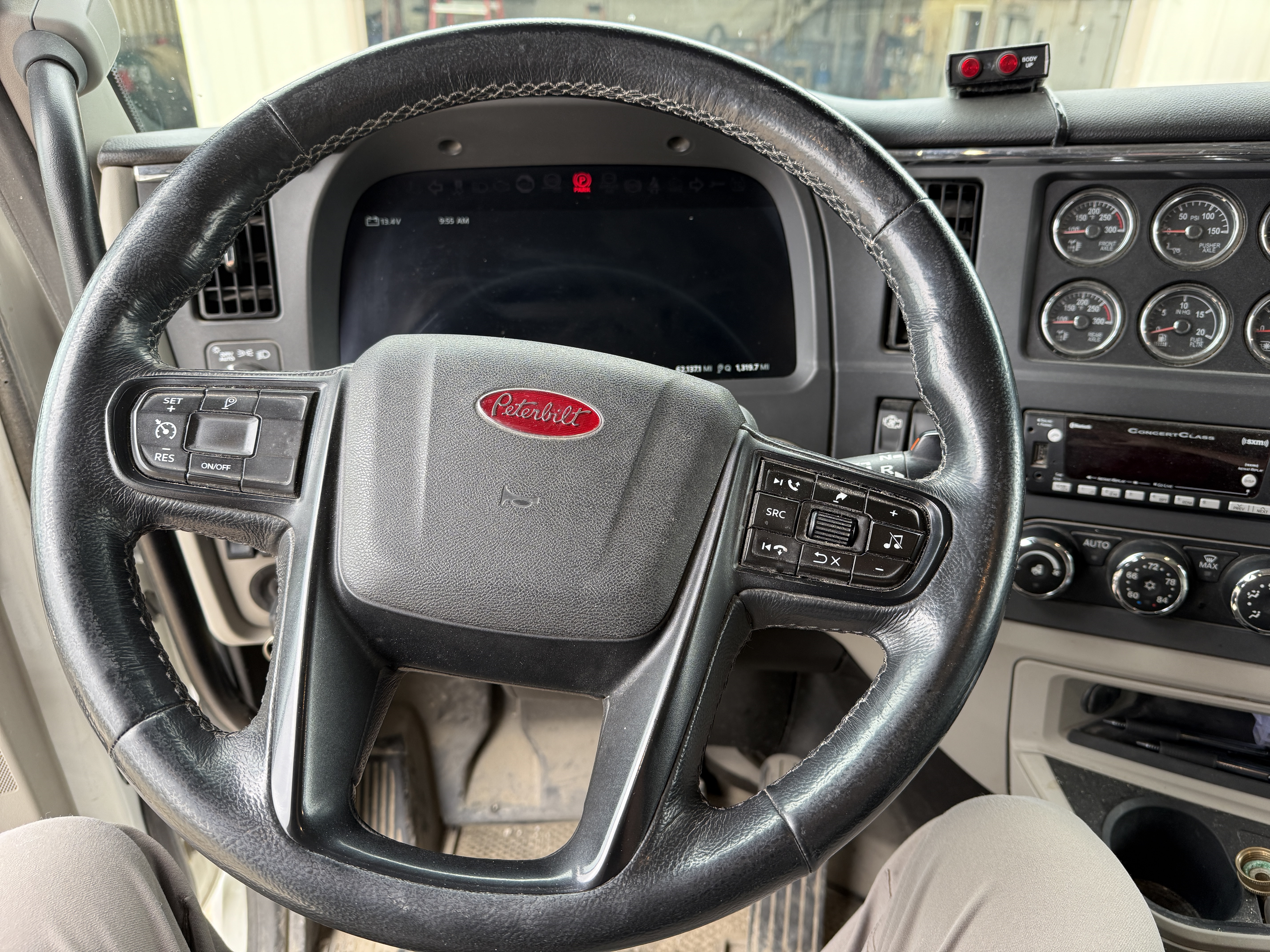 2023 PETERBILT 567 - view 14 of 43