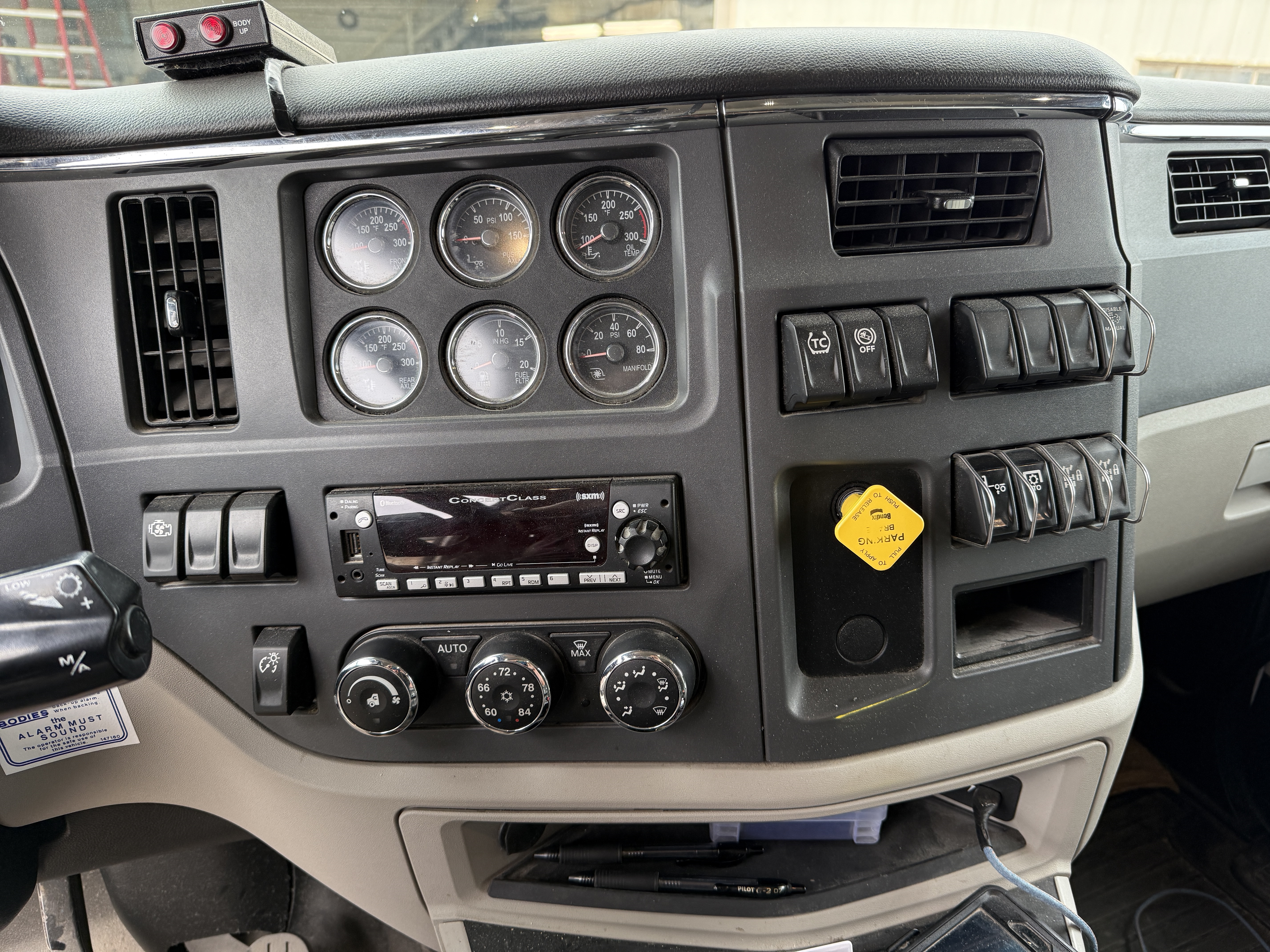 2023 PETERBILT 567 - view 15 of 43