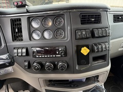 2023 PETERBILT 567 - Image 15