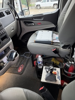 2023 PETERBILT 567 - Image 16