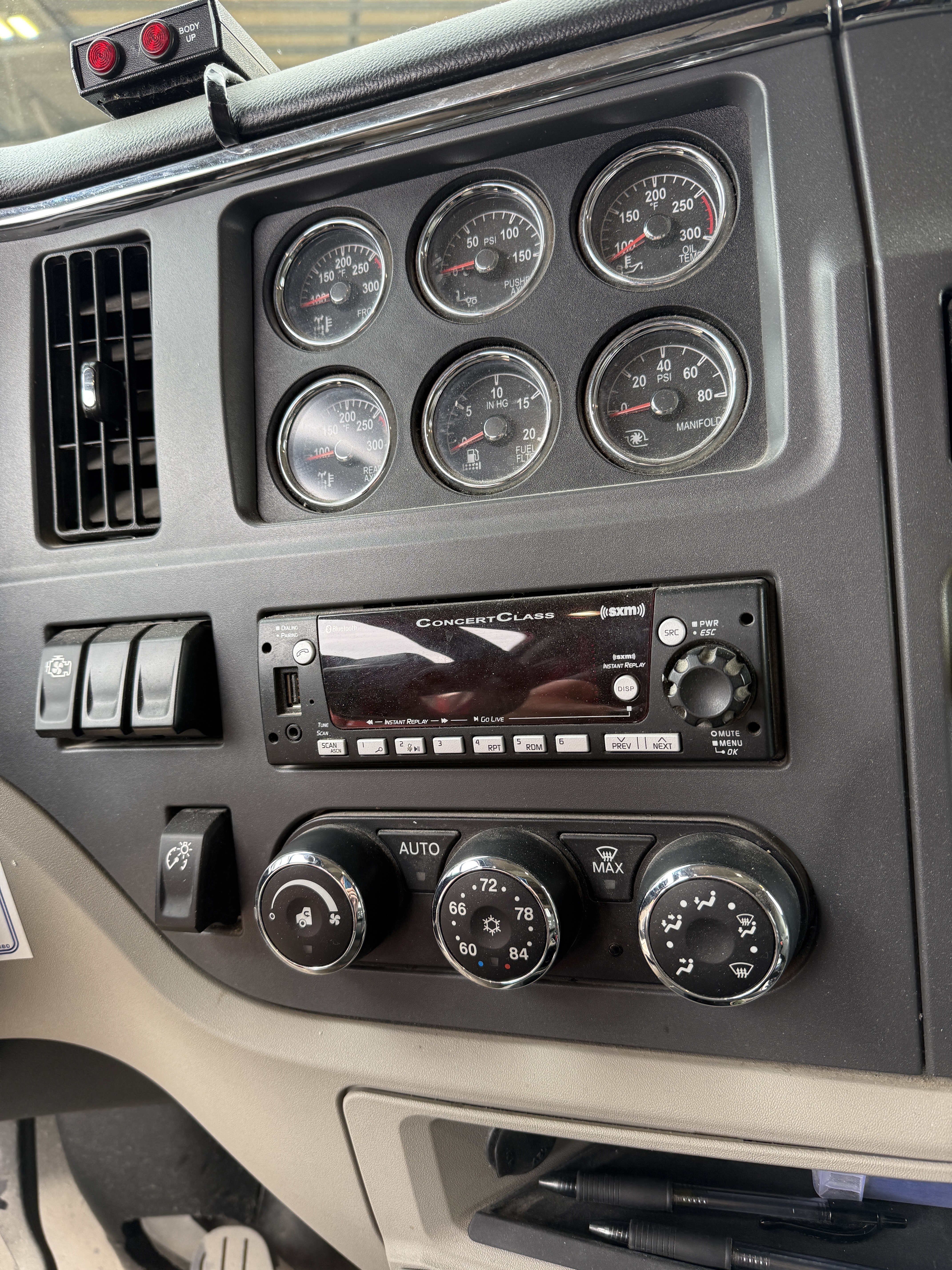 2023 PETERBILT 567 - Image 19